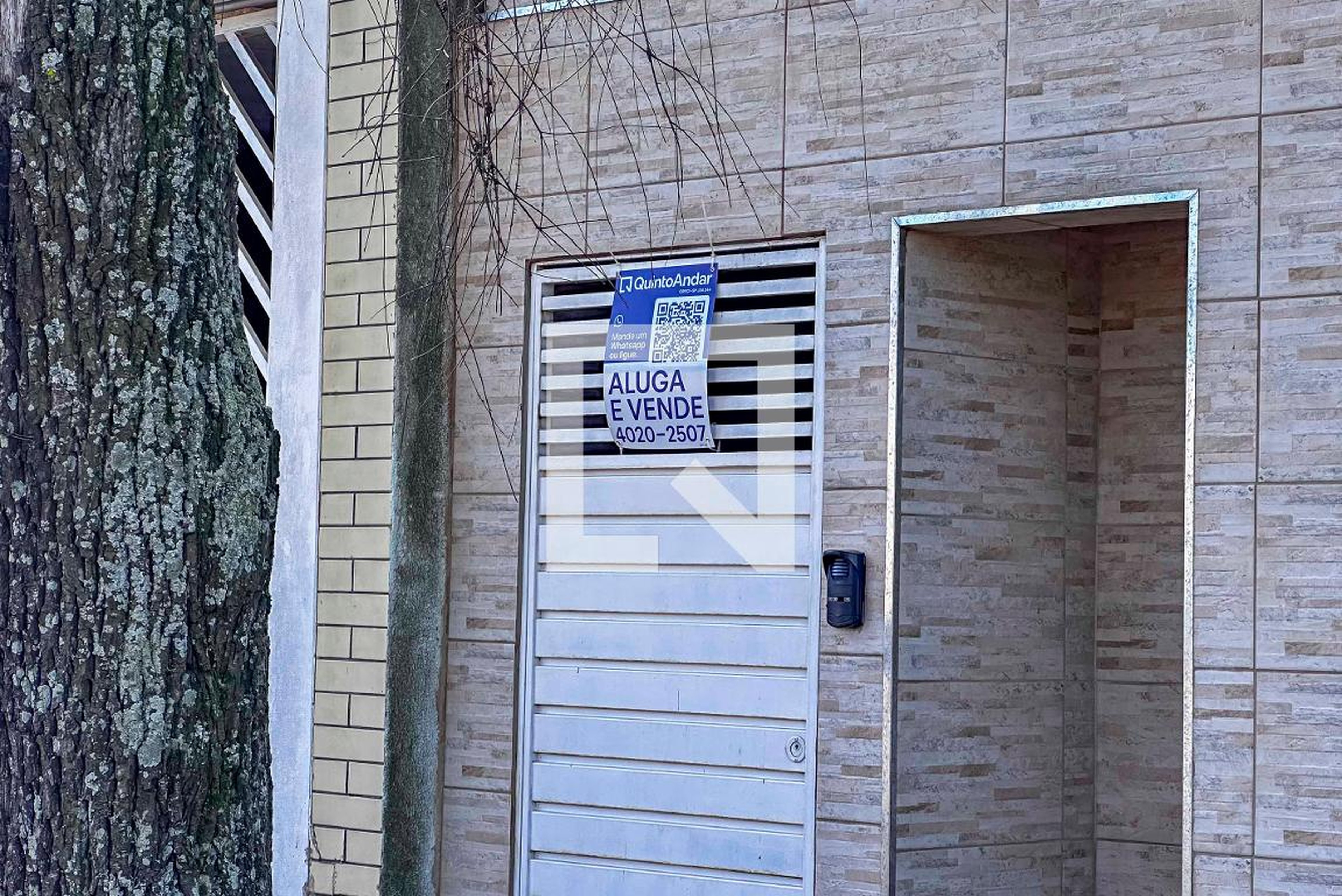 Fachada Condomínio em Rua Elza, 97