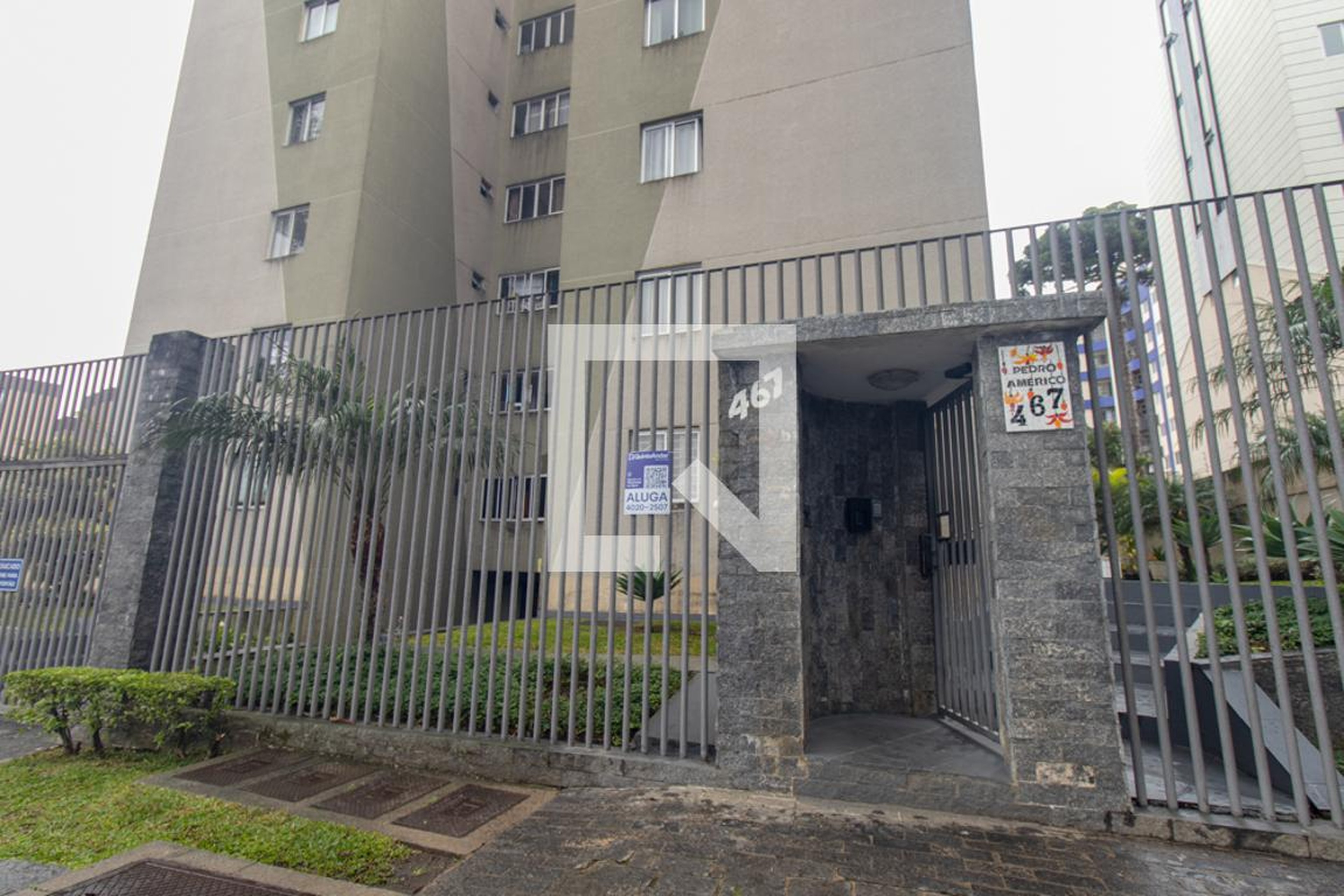 Fachada do Condomínio Condomínio em Rua Pedro Américo, 467