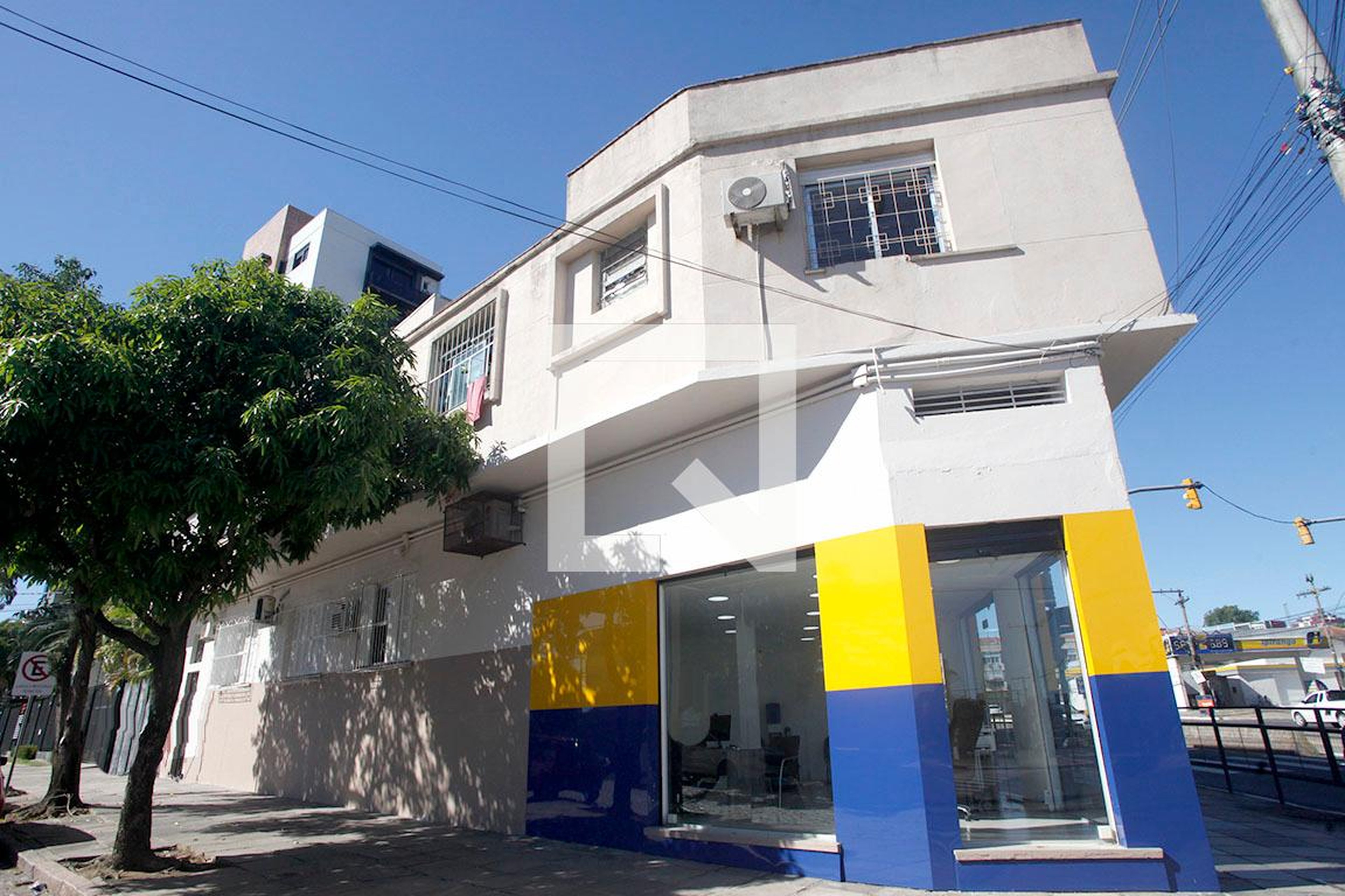 Fachada Condomínio em Rua Veador Porto, 25