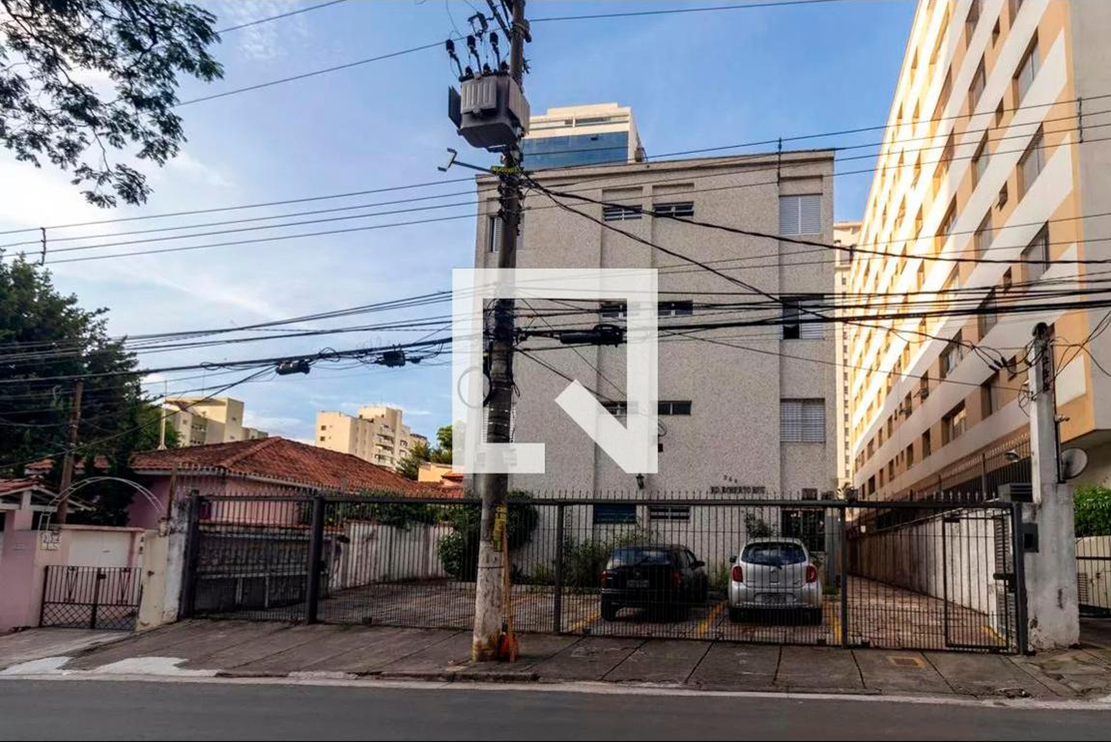 Fachada Edifício Roberto Hsu