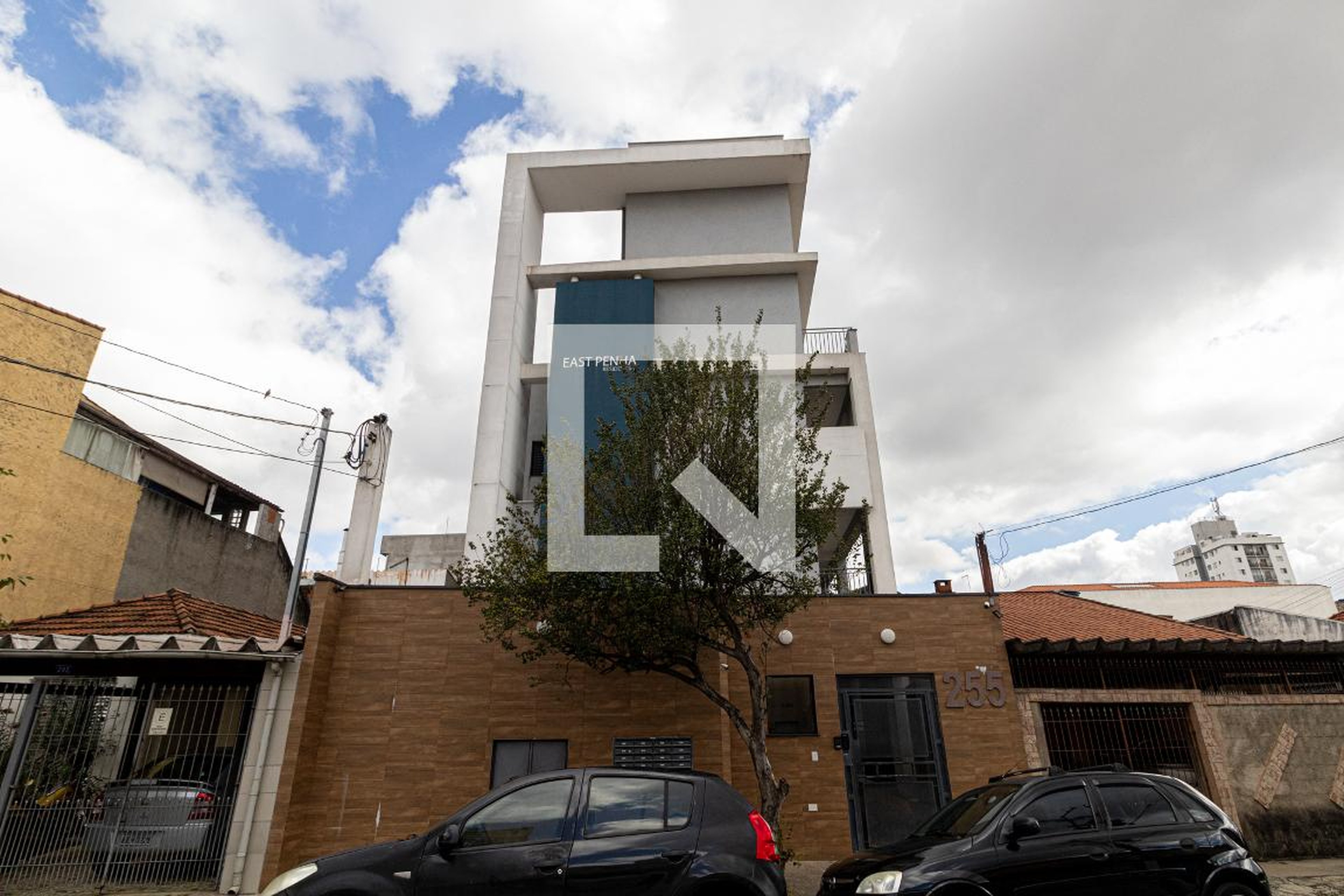 Fachada Condomínio East Penha