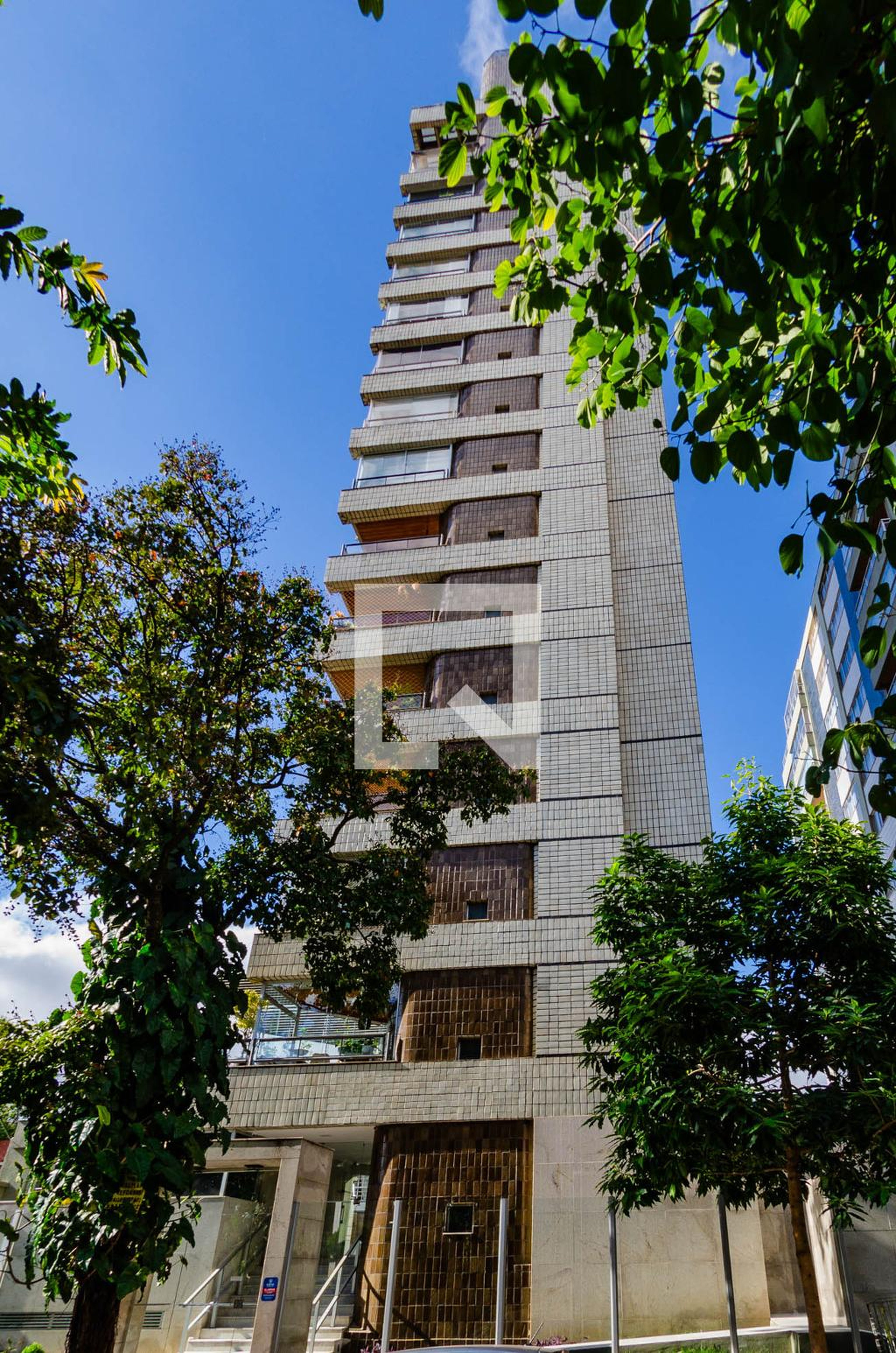 Fachada Condomínio em Rua Dona Cecília, 33