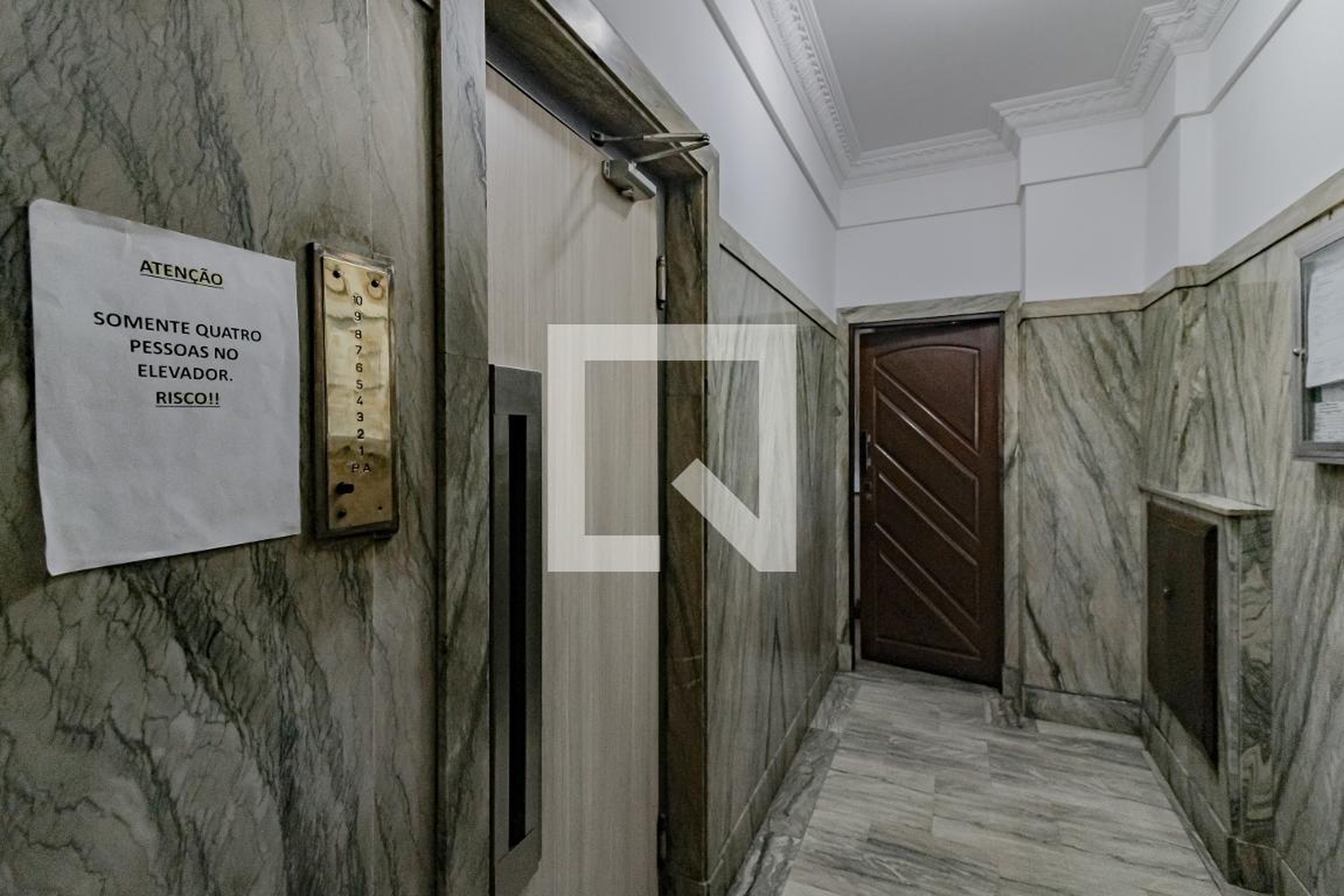 Elevador - Edifício Tanhanga