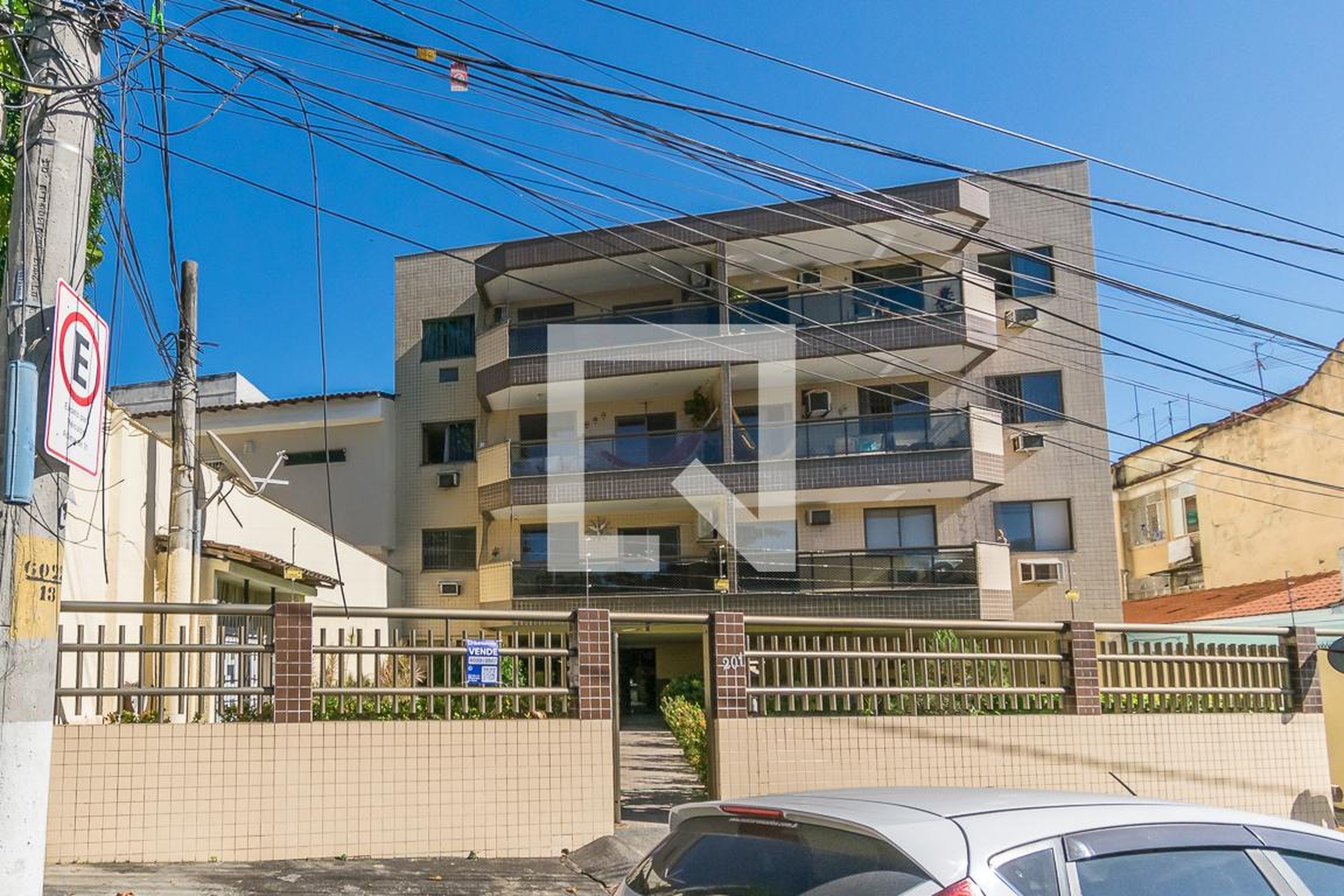 Fachada do Prédio Condomínio em Rua Santa Basilissa, 201