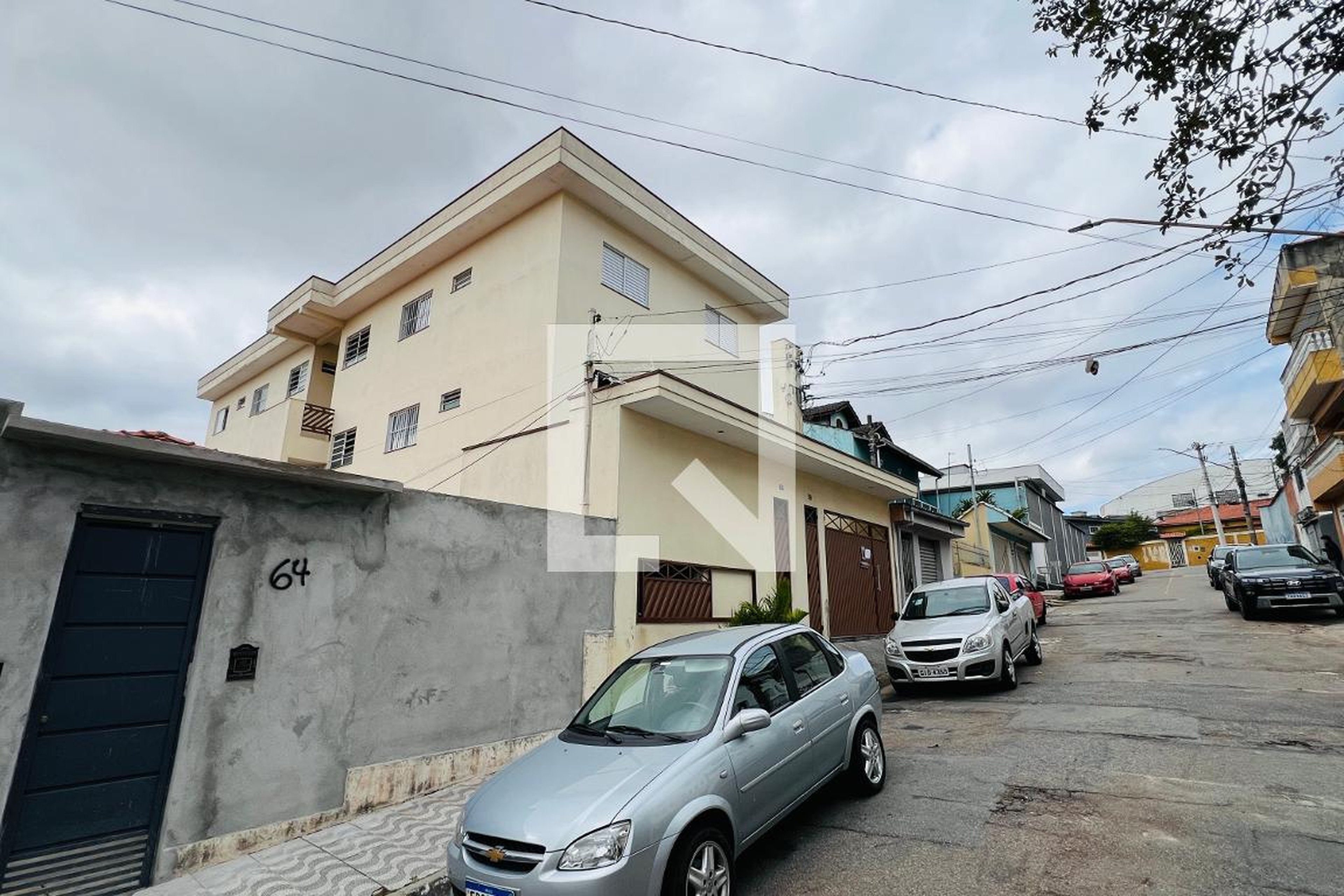 Fachada Condomínio em Rua Antônio Martins, 56