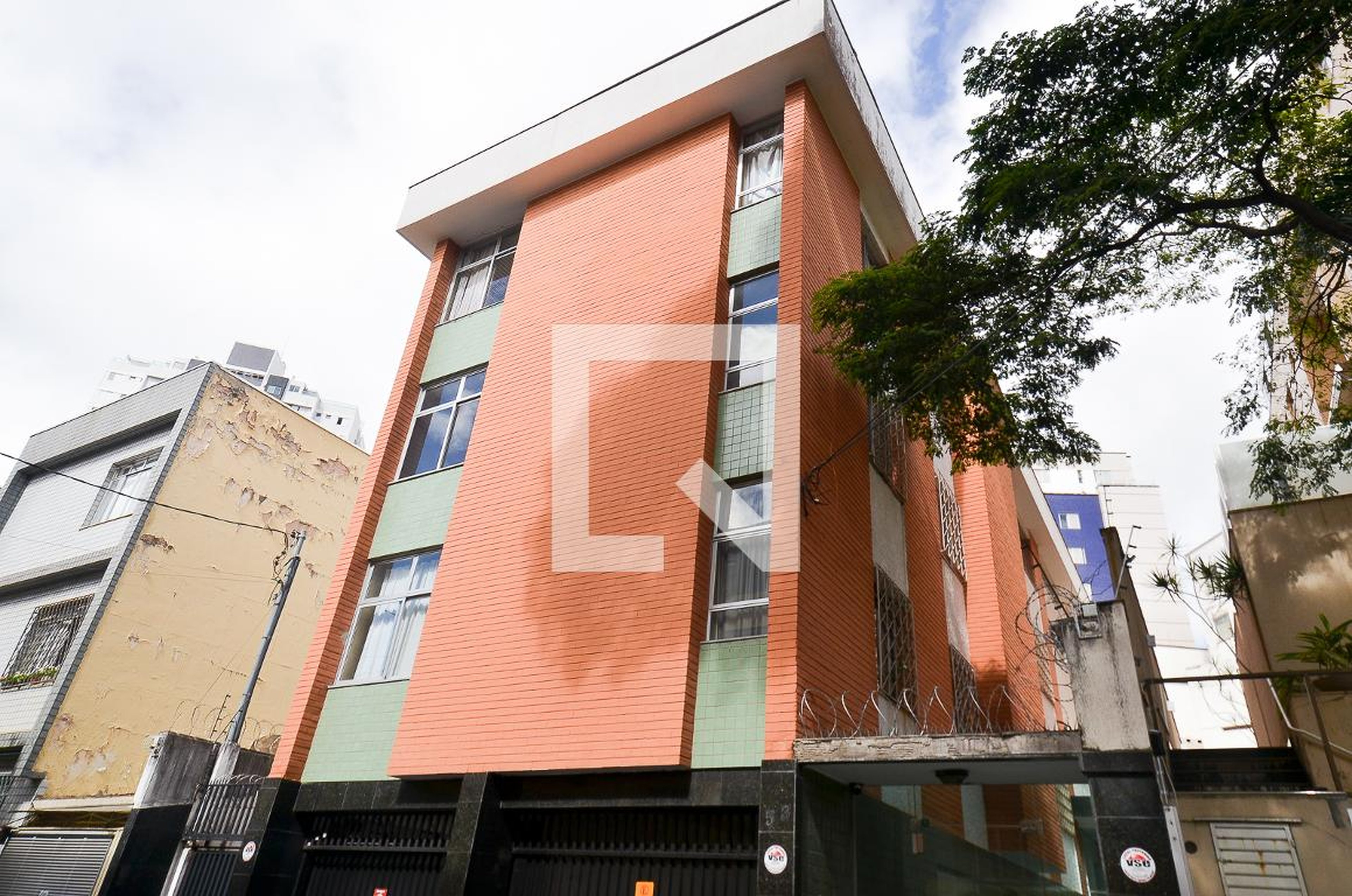 Fachada Condomínio em Rua João de Freitas, 53