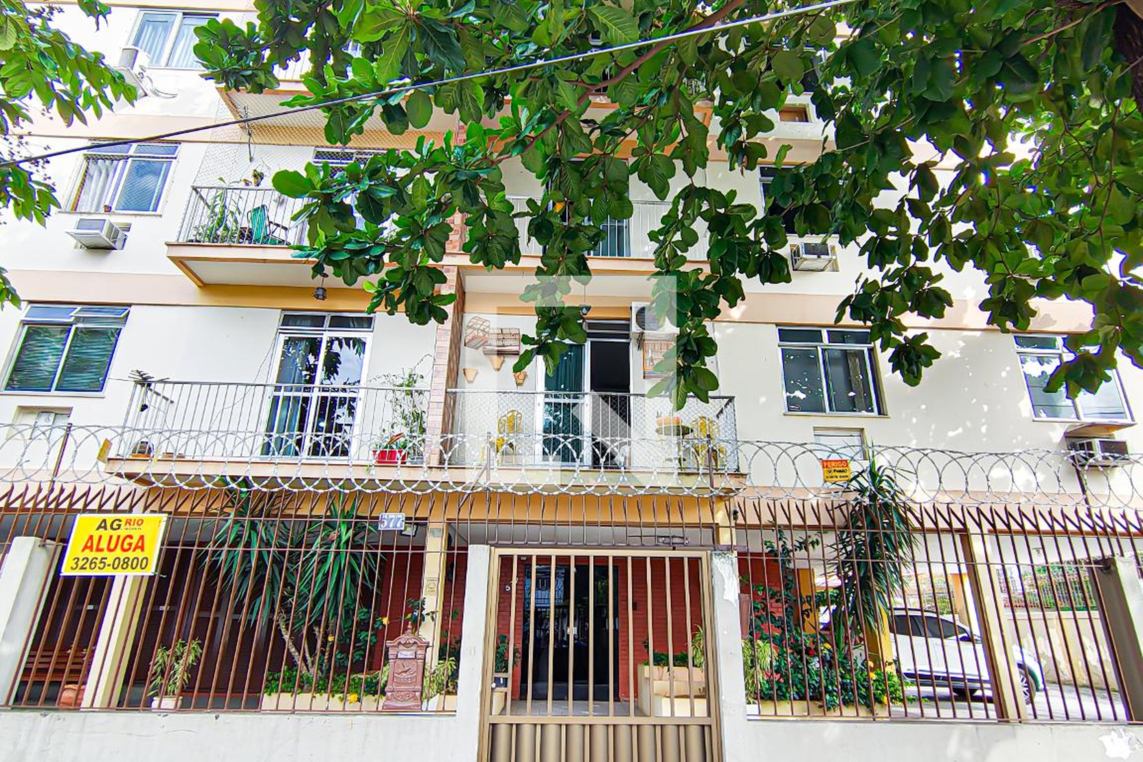 Fachada Condomínio em Avenida dos Mananciais, 577