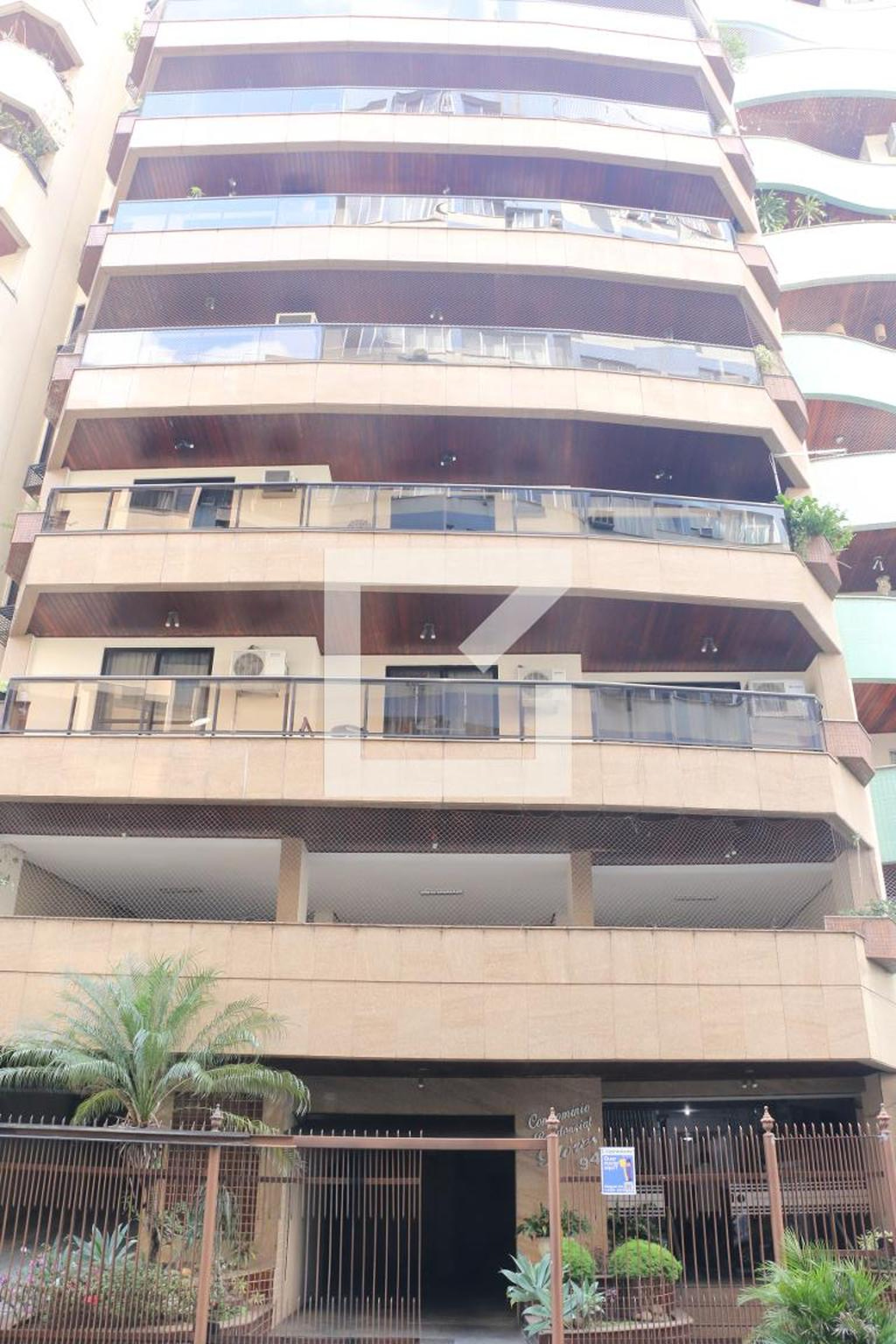 Fachada Condomínio em Avenida Doutor Mario Guimarães, 197