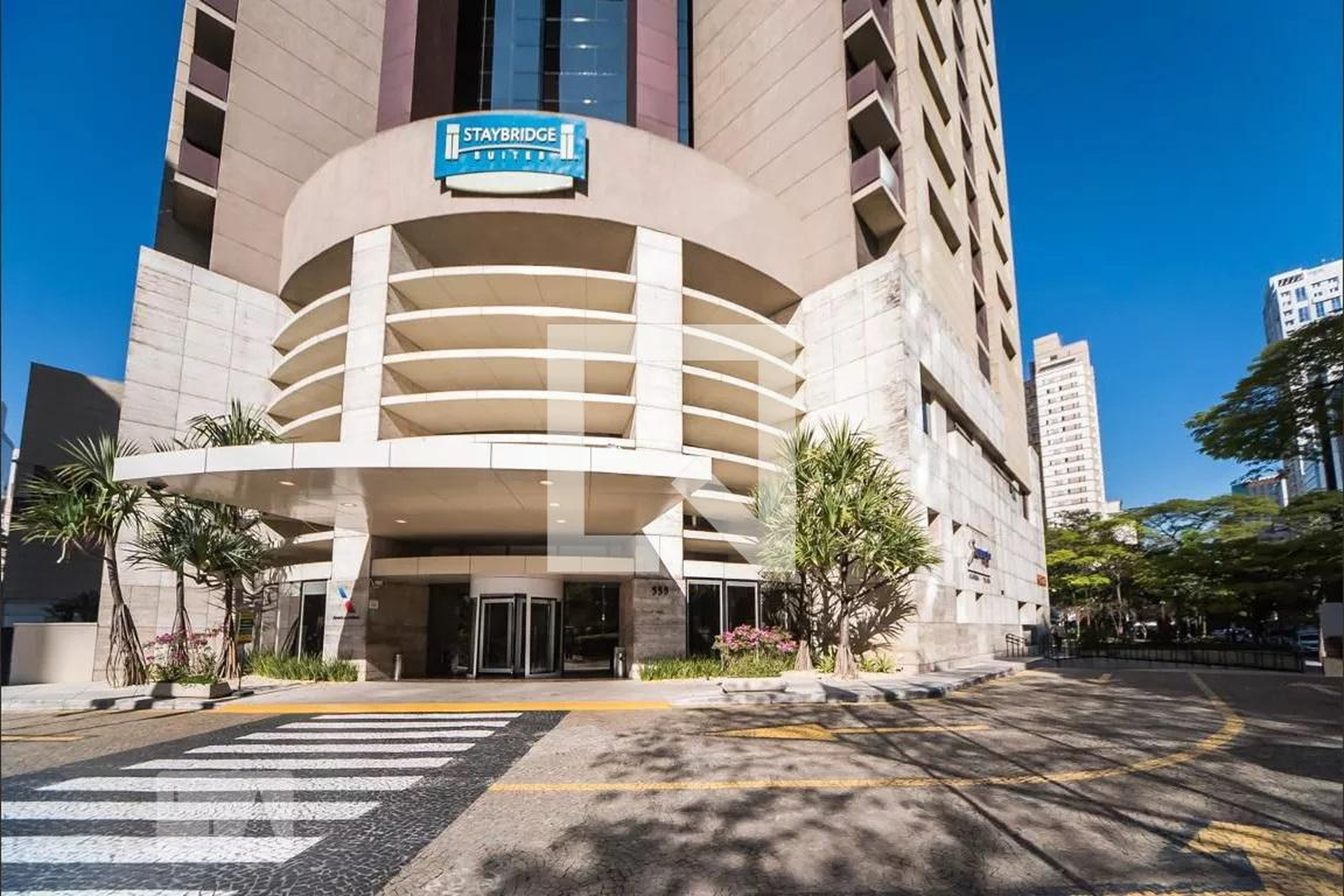 Fachada Condomínio Staybridge Suítes São Paulo