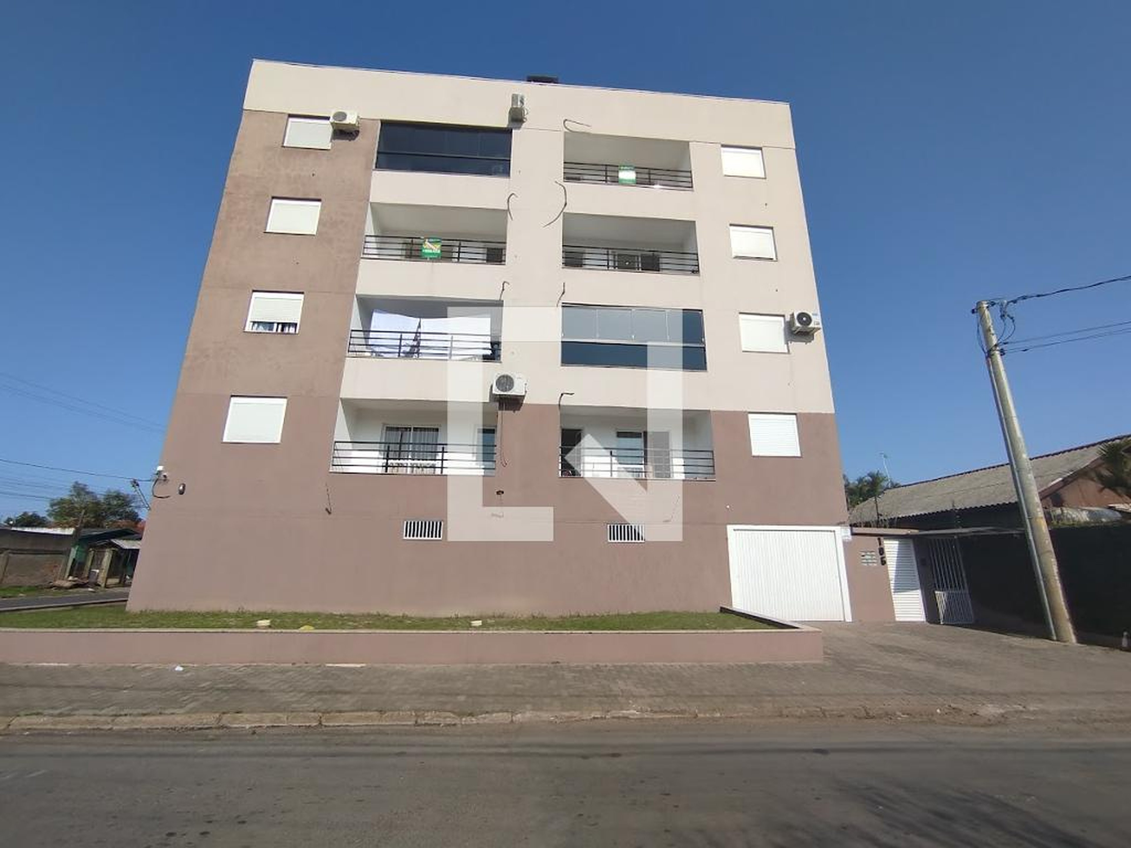 Fachada Condomínio em Rua Aimoré, 106
