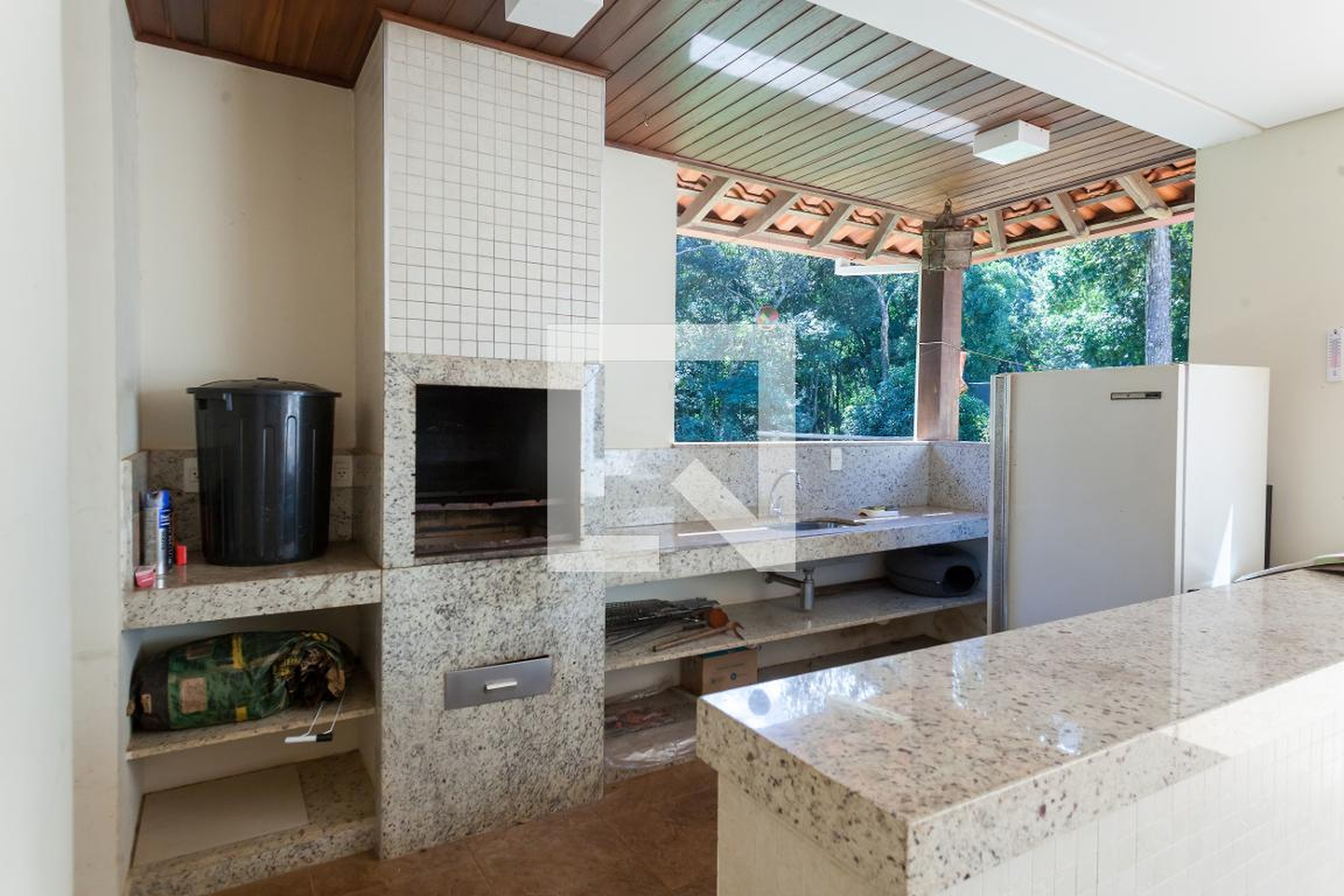 Churrasqueira Condomínio em Alameda das Braúnas, 132