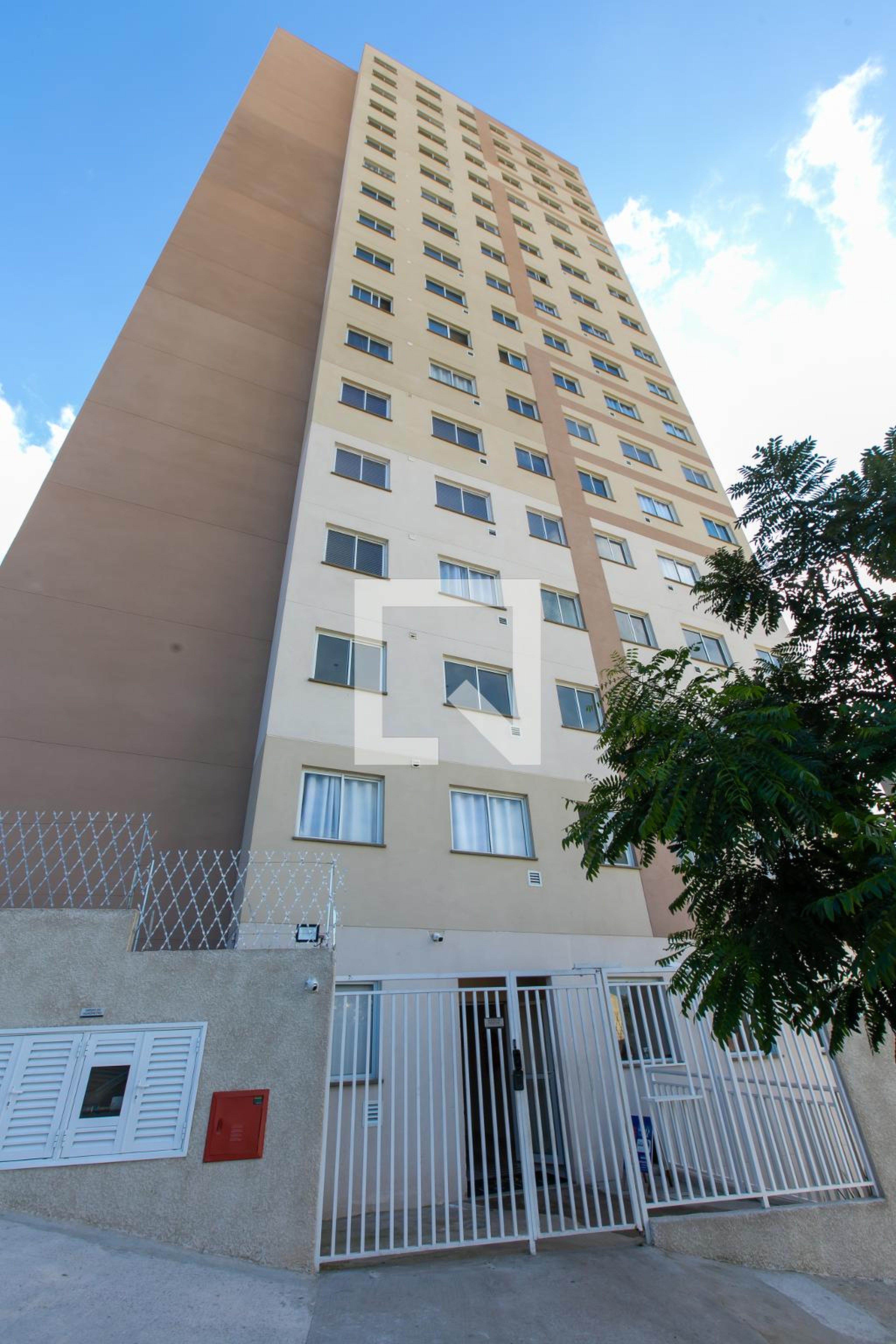 Fachada do Condomínio Condomínio Dalia Parque das Flores