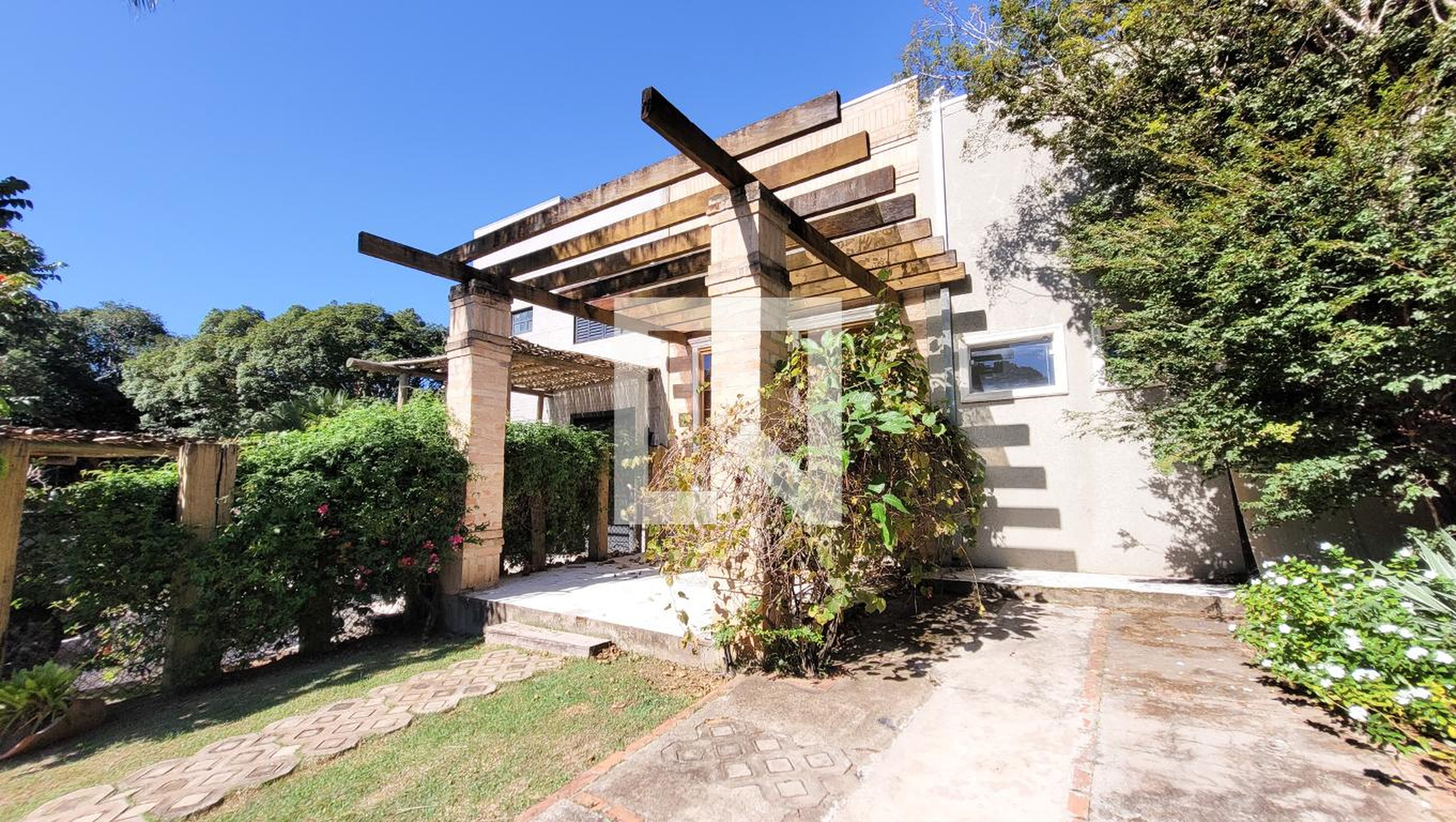 Fachada Condomínio em Rua João Salim, 258