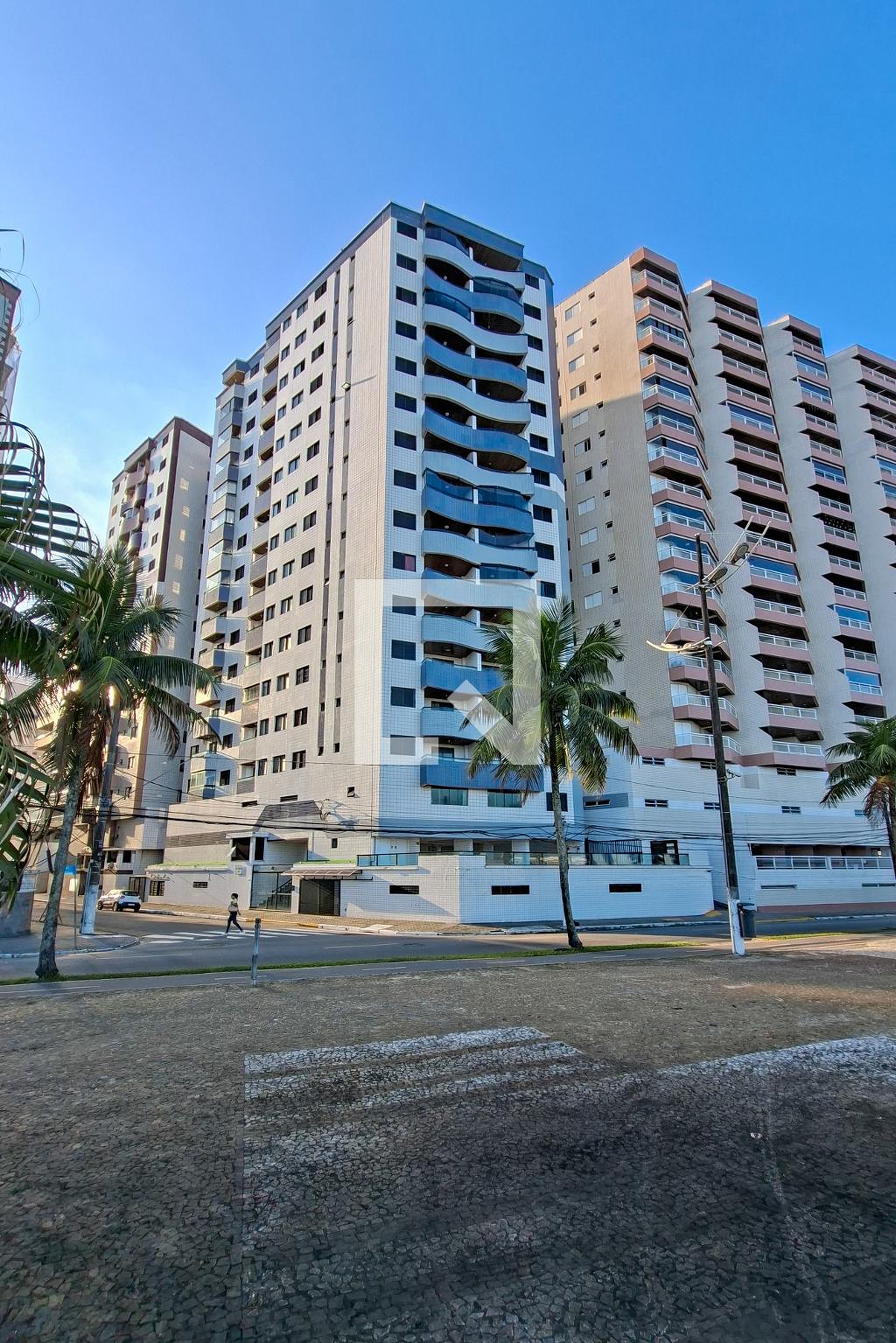 Fachada do Prédio Condomínio em Rua Alfonso Bovero, 28