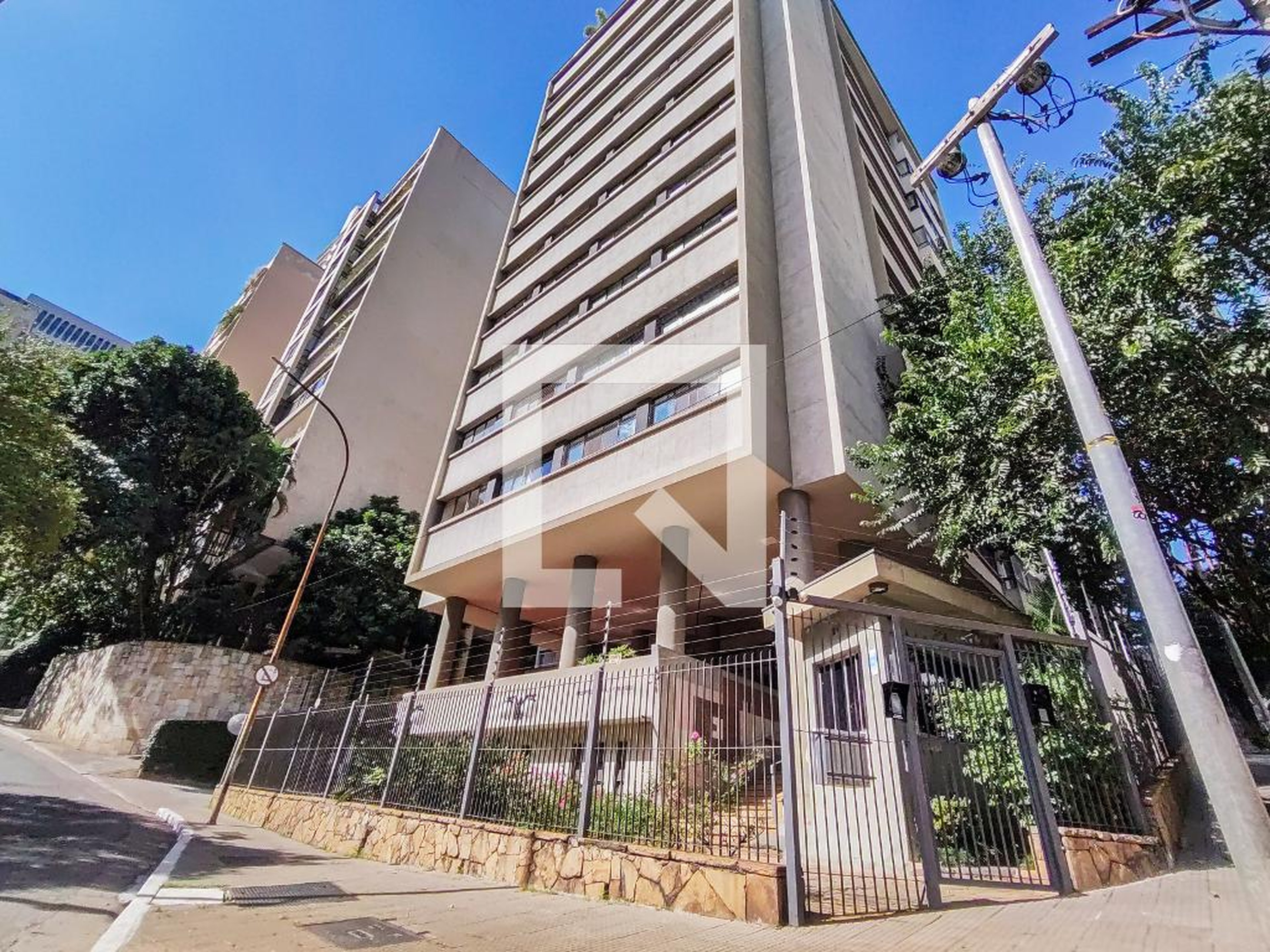 Fachada Edifício Pilotis