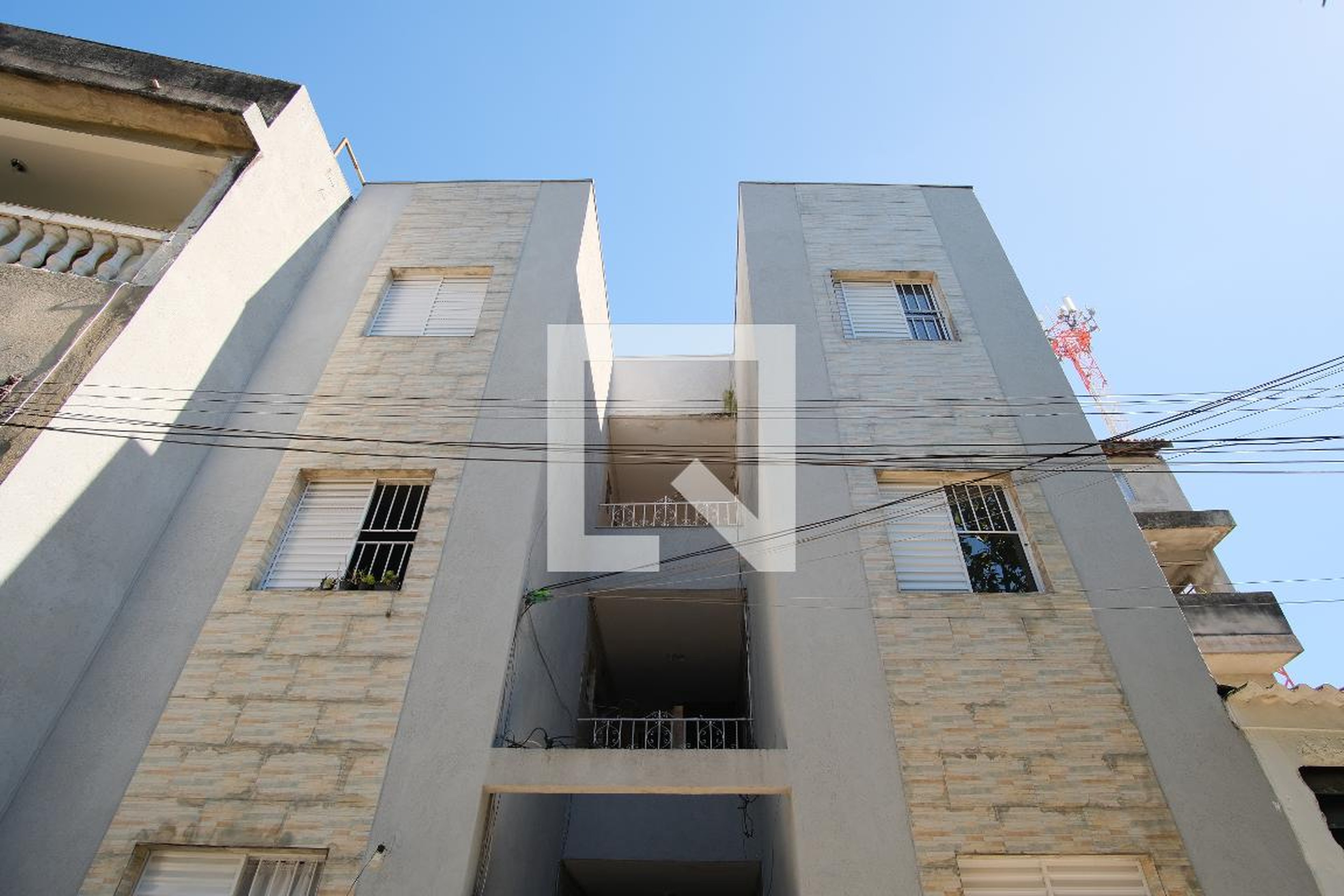 Fachada Condomínio em Rua Caçaquera, 902