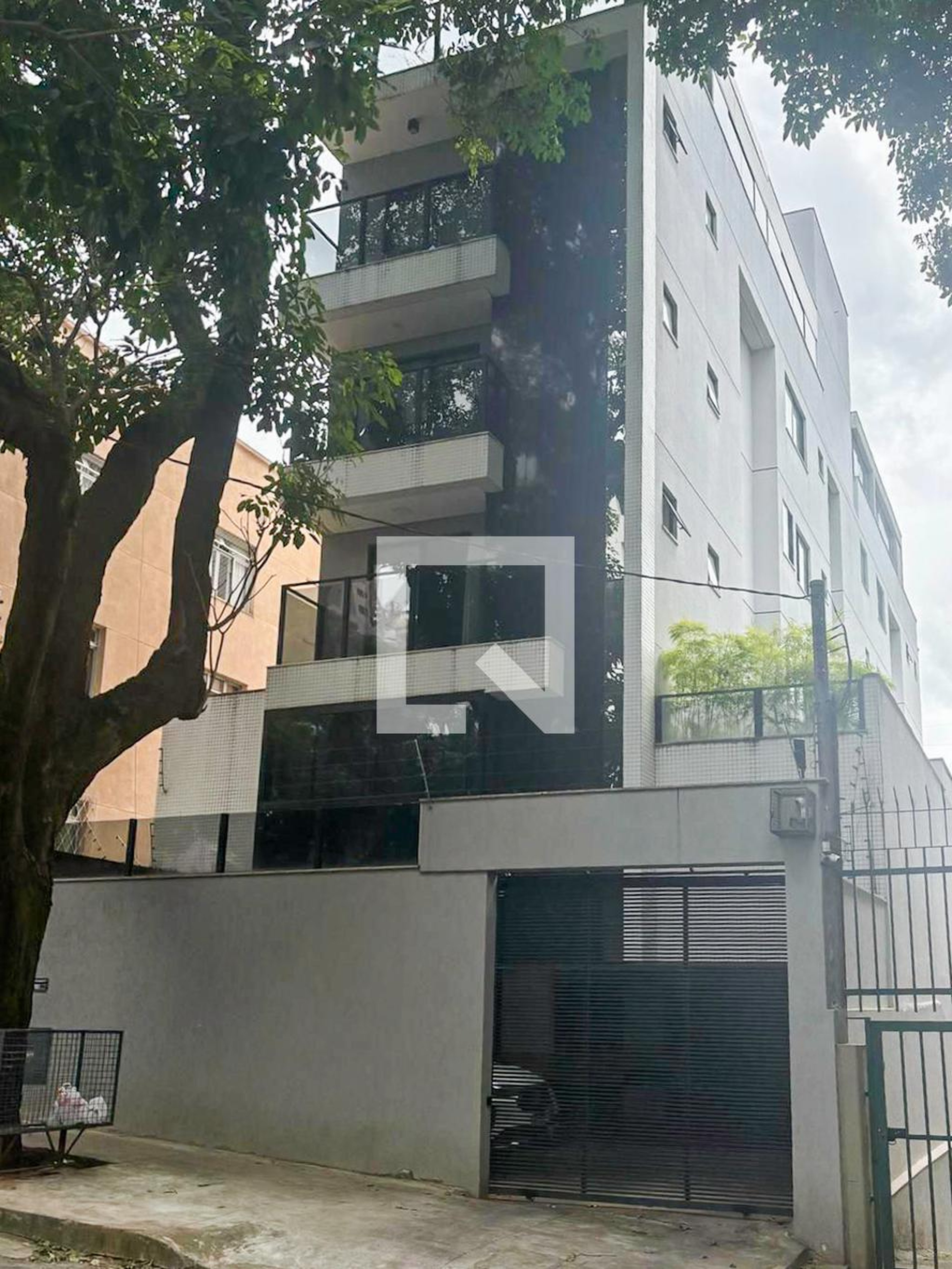 Fachada Condomínio em Rua São Domingos do Prata, 430