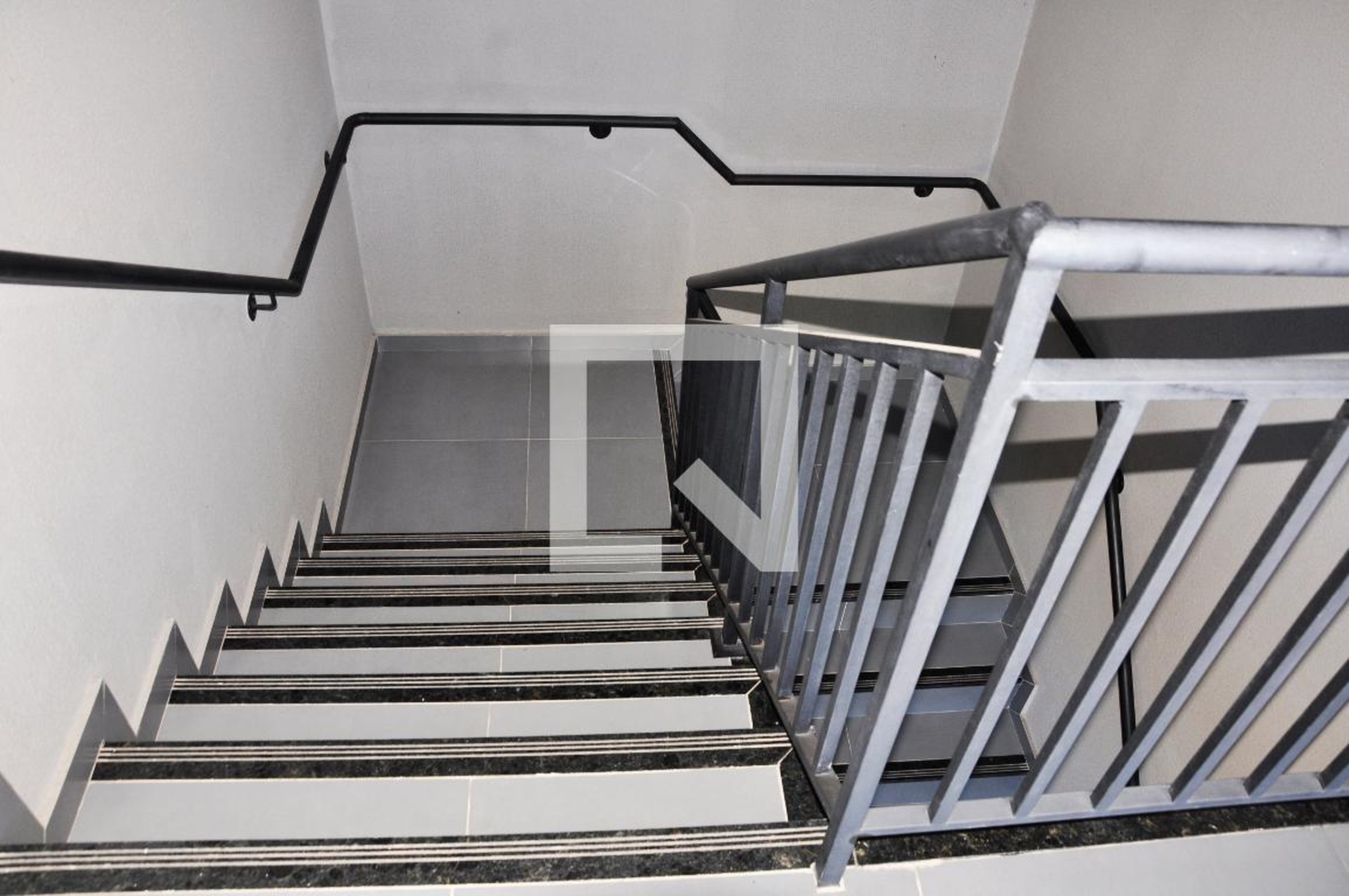 Hall de entrada - em Avenida José Alves de Mira