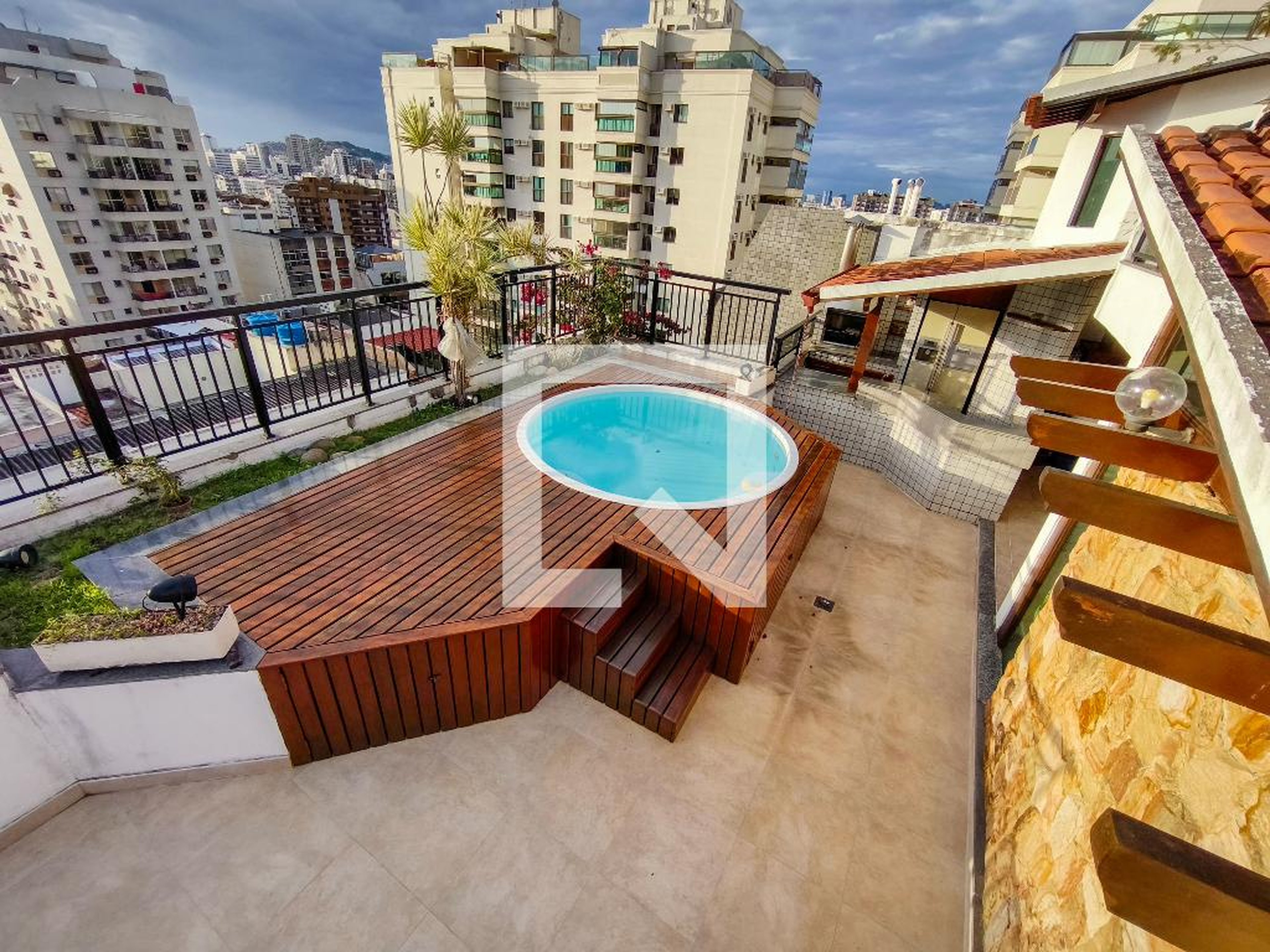 Piscina - Edifício Eurico Lisboa