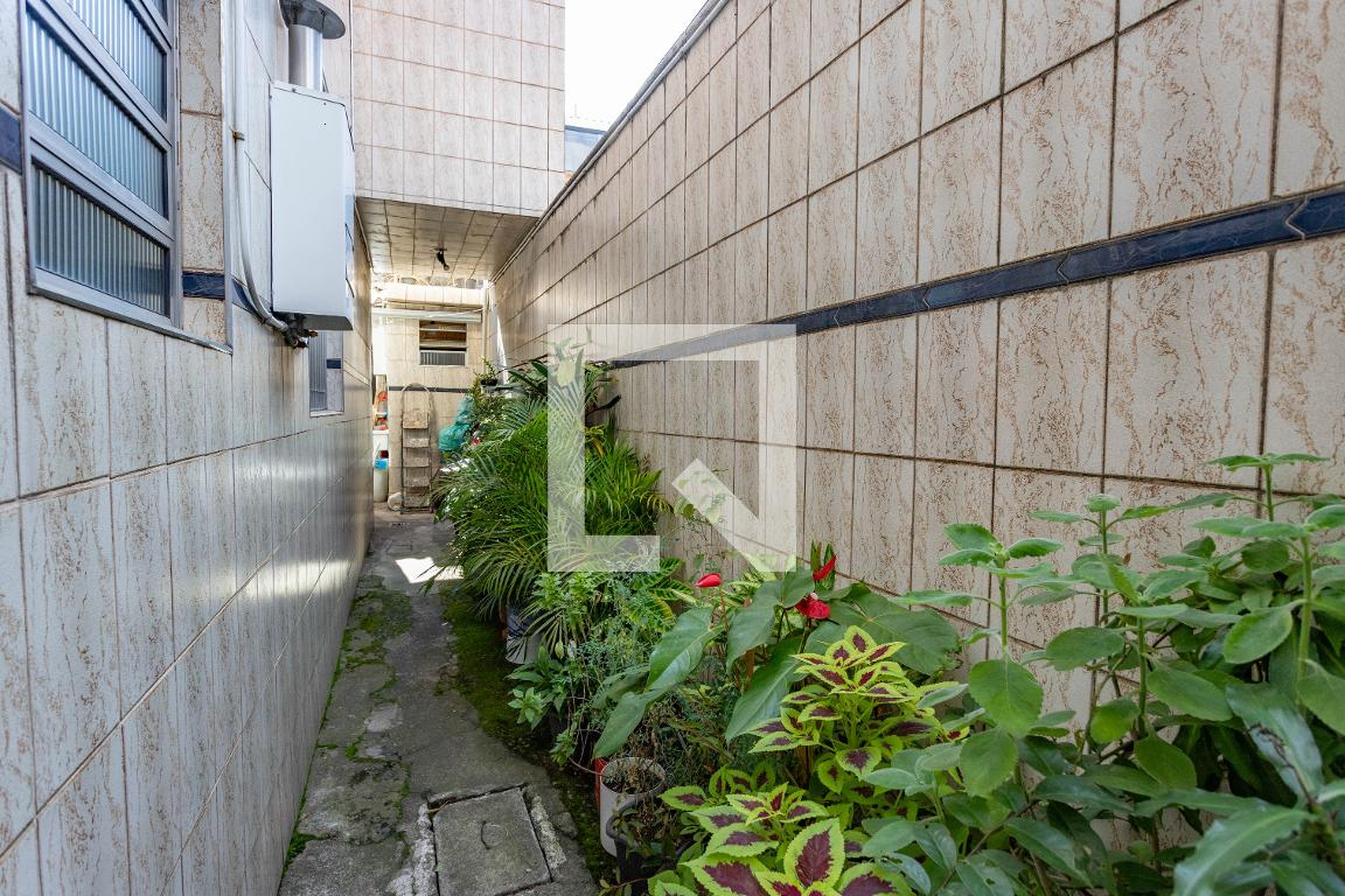 Entrada Condomínio em Rua Birmânia, 85