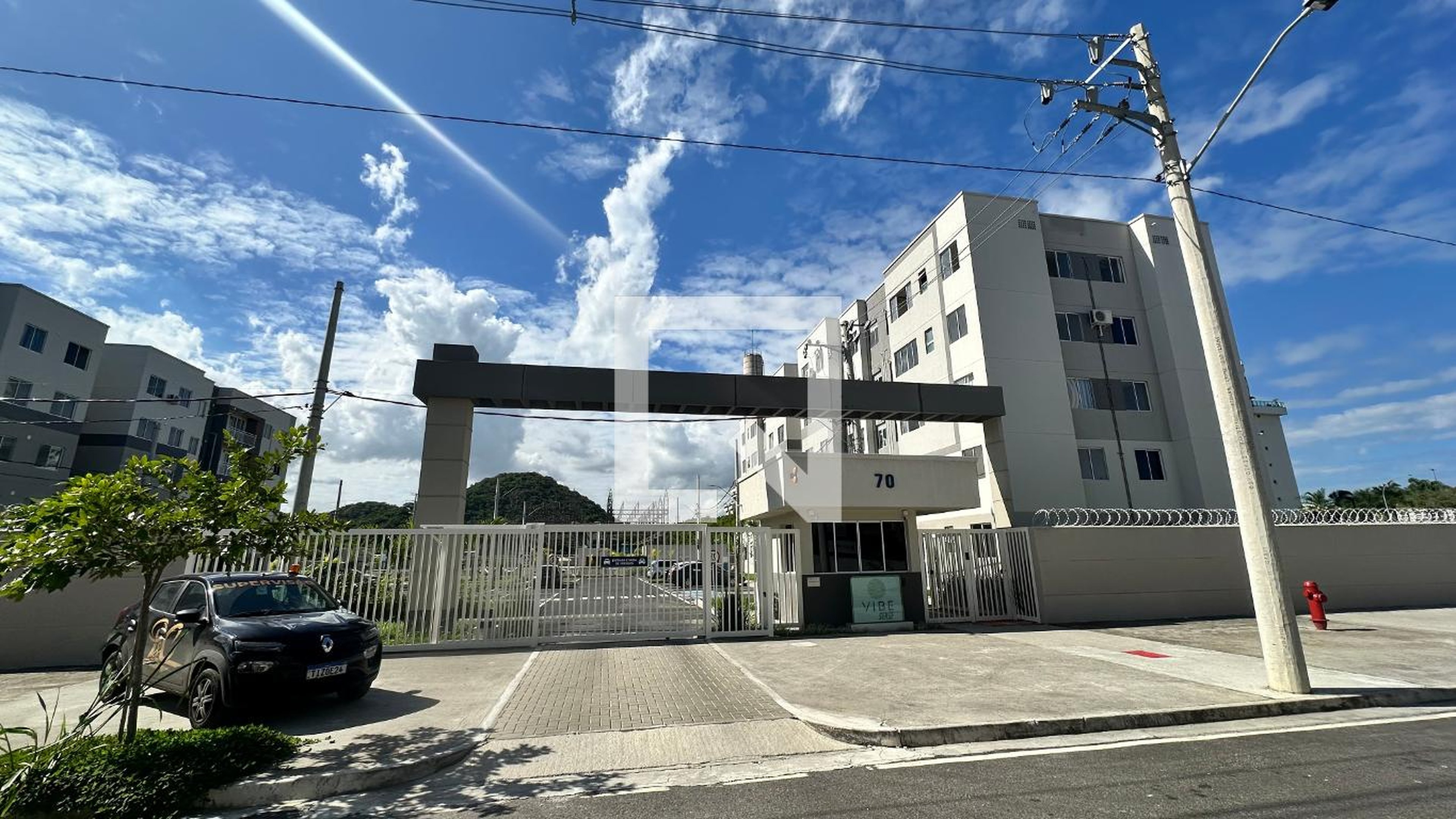 Fachada Condomínio em Rua Projetada Quatro, 70