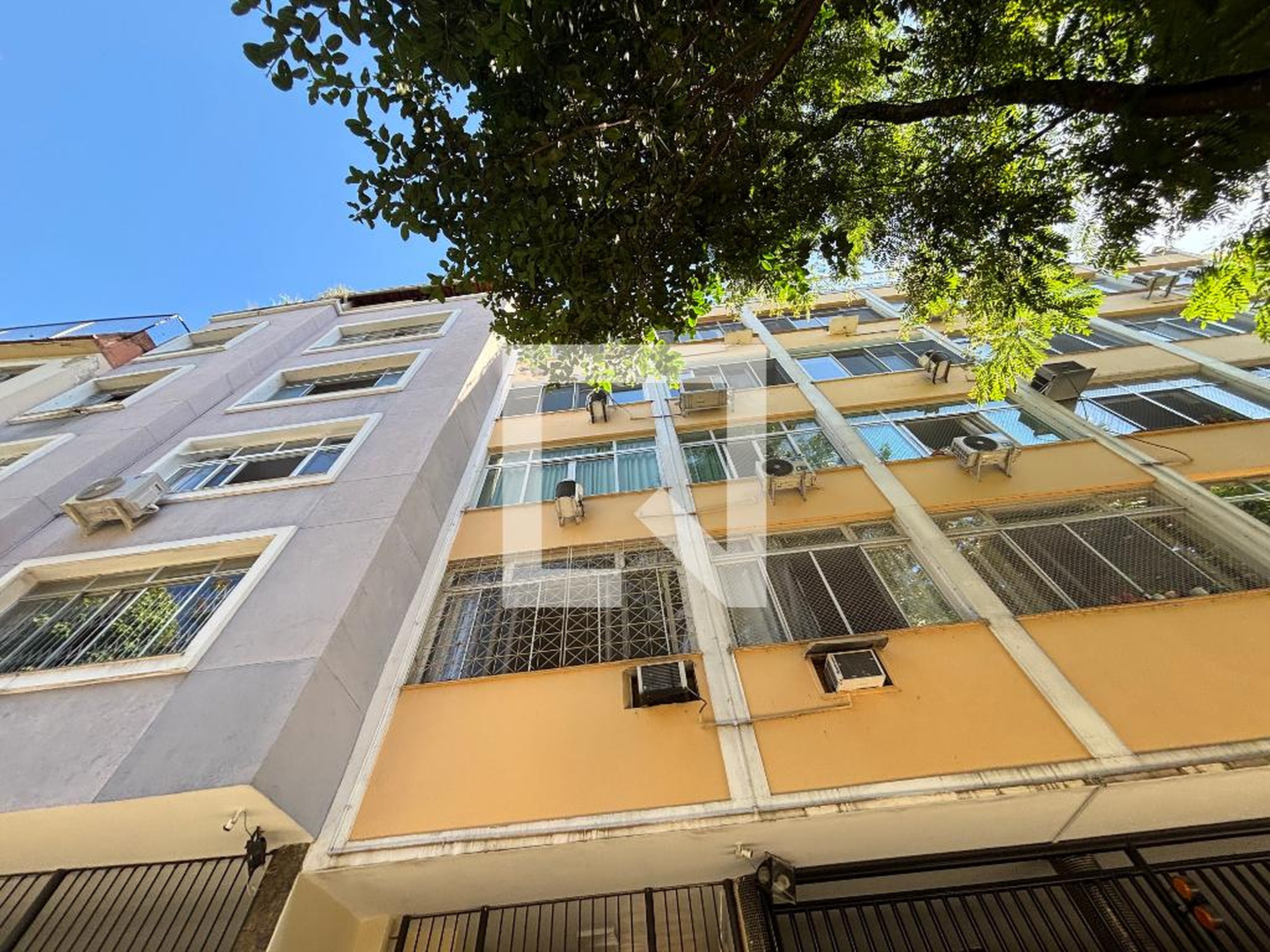 Fachada Condomínio em Rua Conde de Irajá, 510