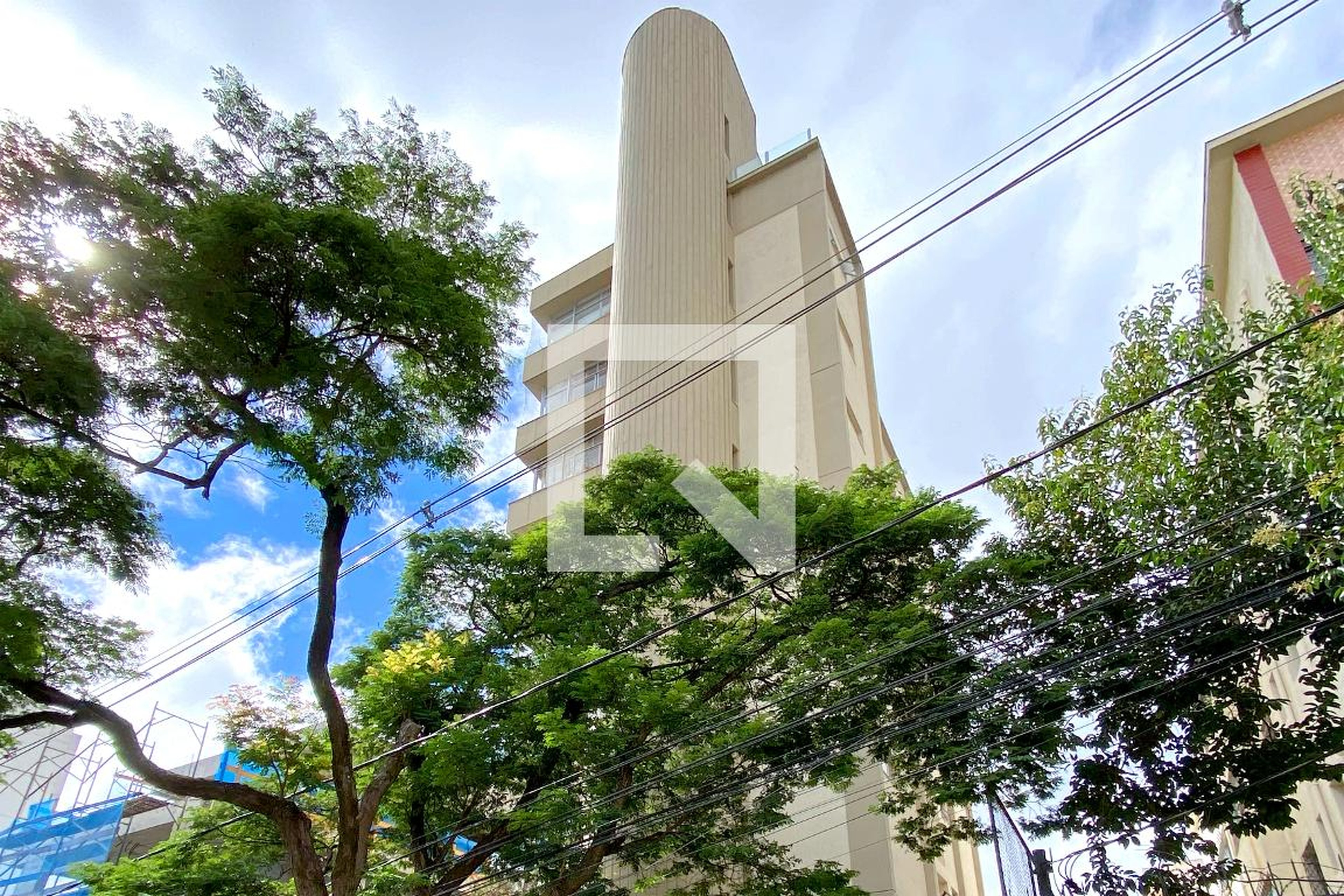 Fachada Condomínio em Rua Padre Severino, 425