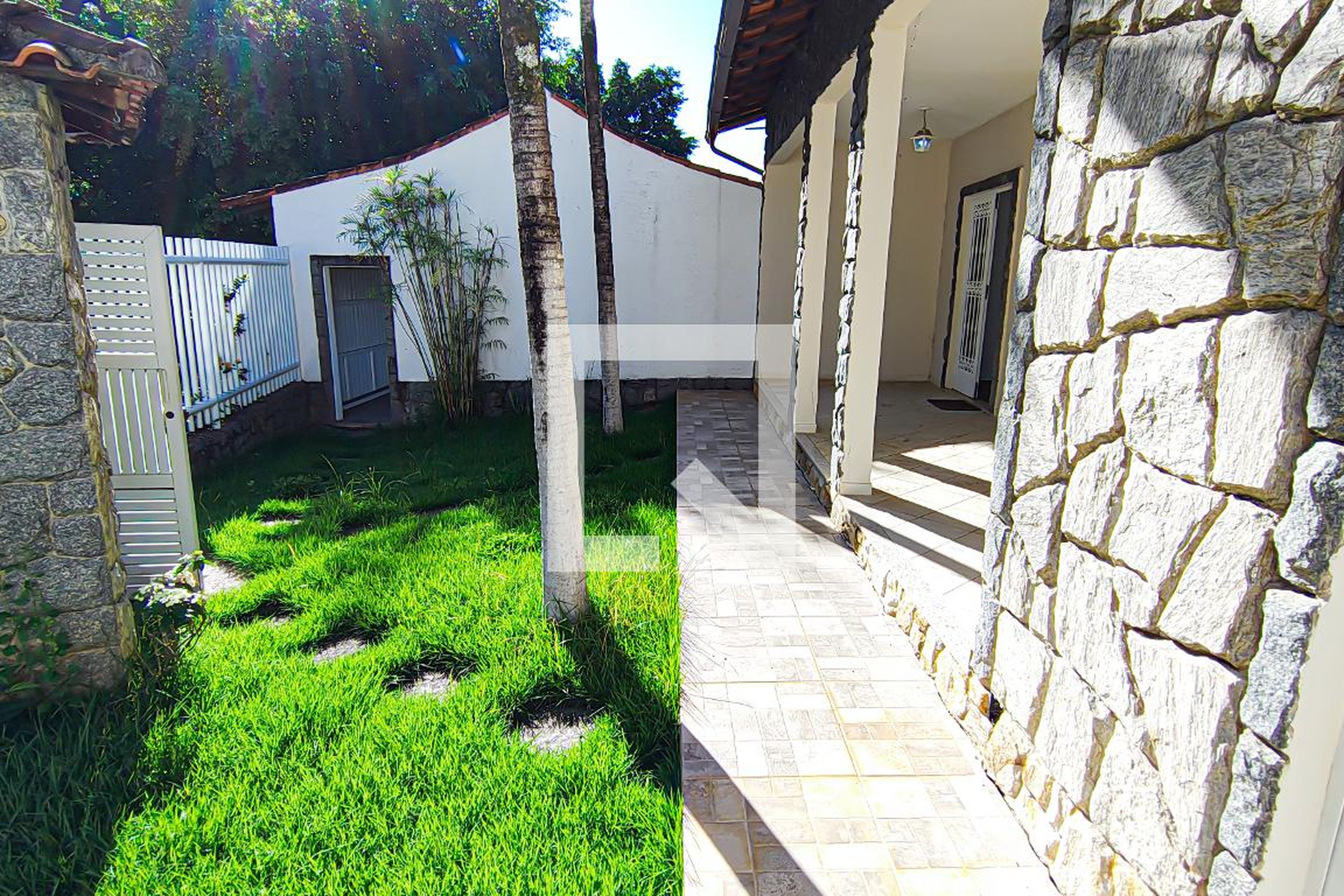 Área Externa Condomínio em Rua Adalgisa Neri, 810