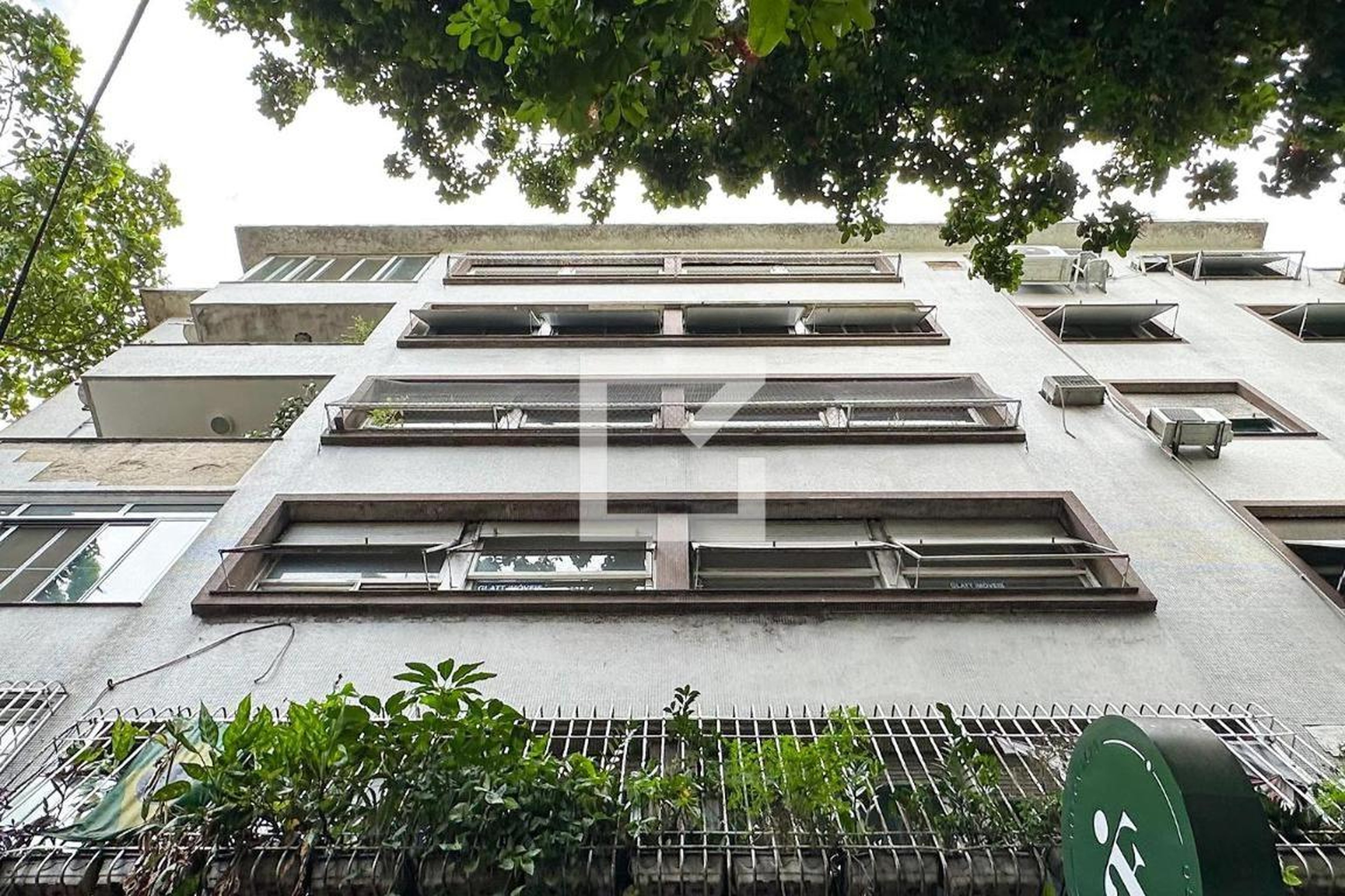 Fachada Condomínio em Rua Dias Ferreira, 531