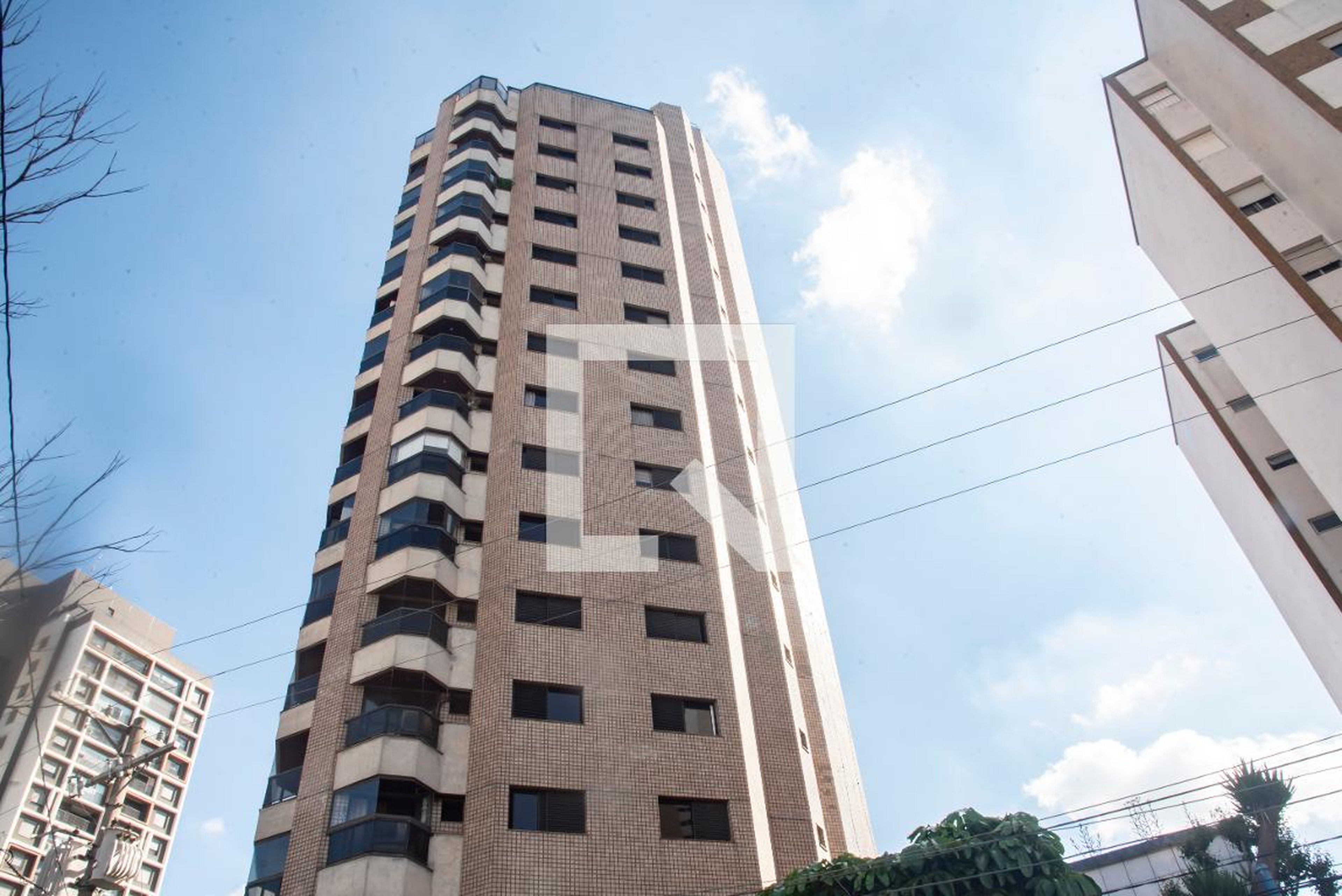 Fachada Condomínio Parque dos Jacarandás