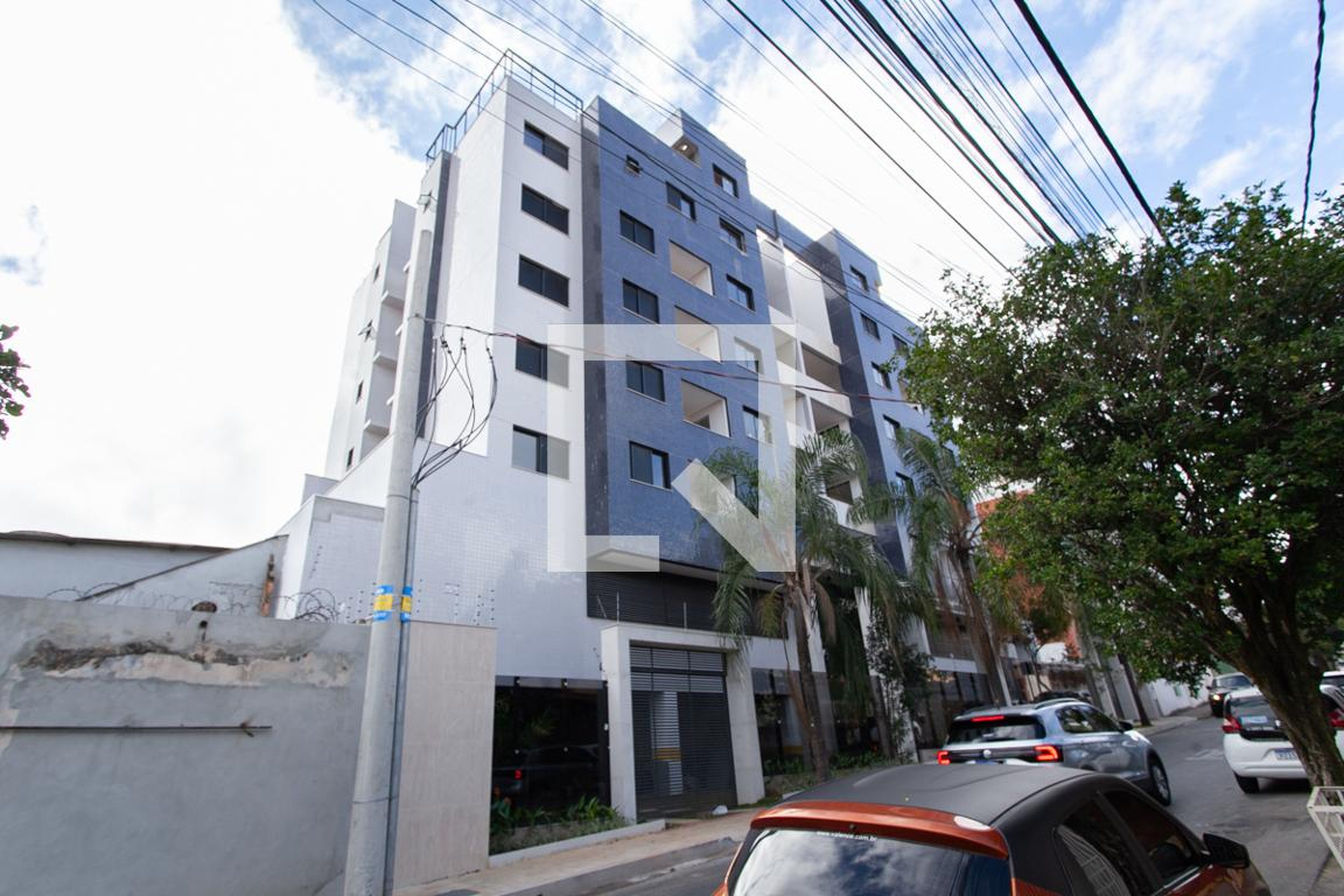 Fachada Condomínio em Rua Cacuera, 507