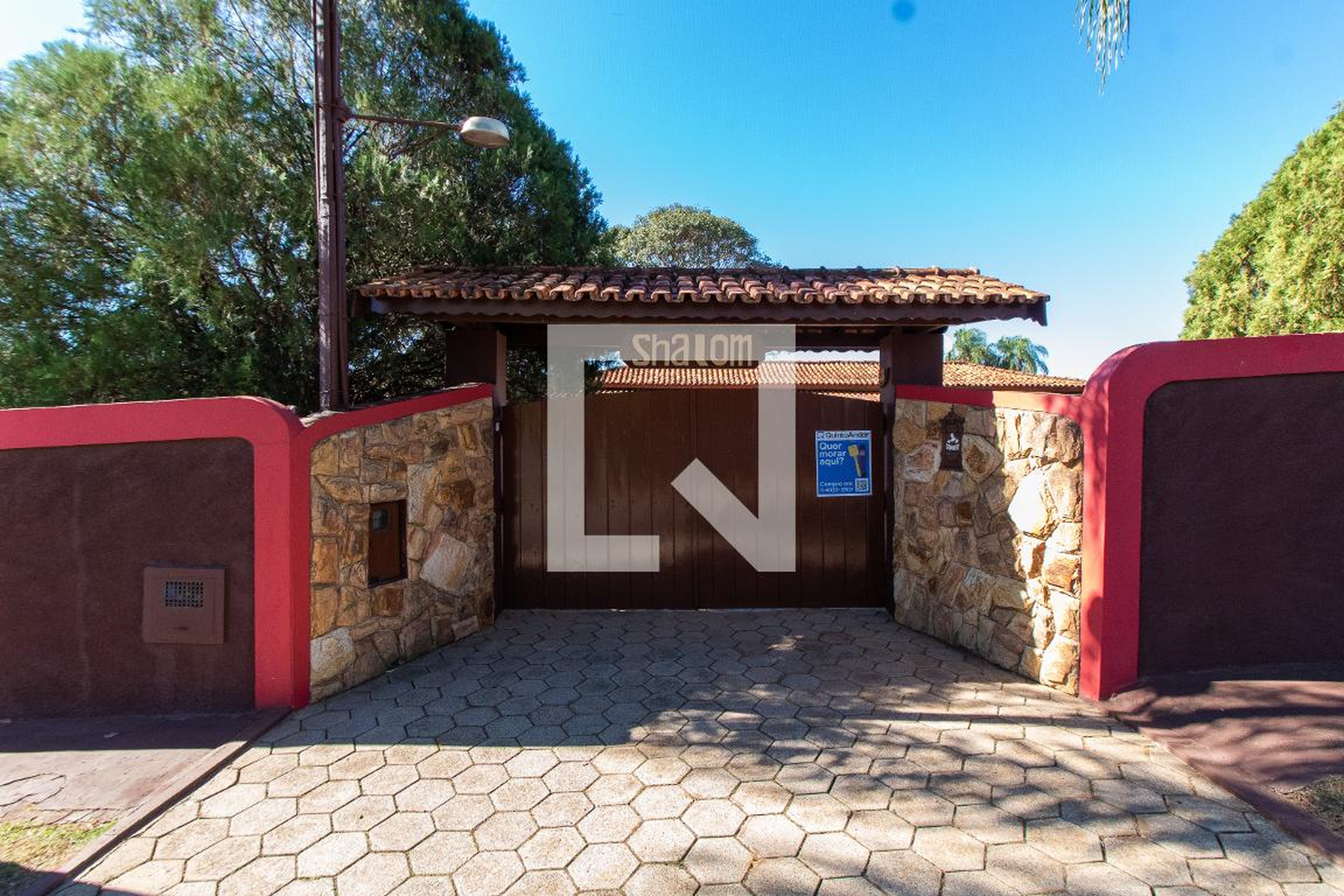 Fachada Condomínio em Rua Pé Melico Cândido Barbosa, 546