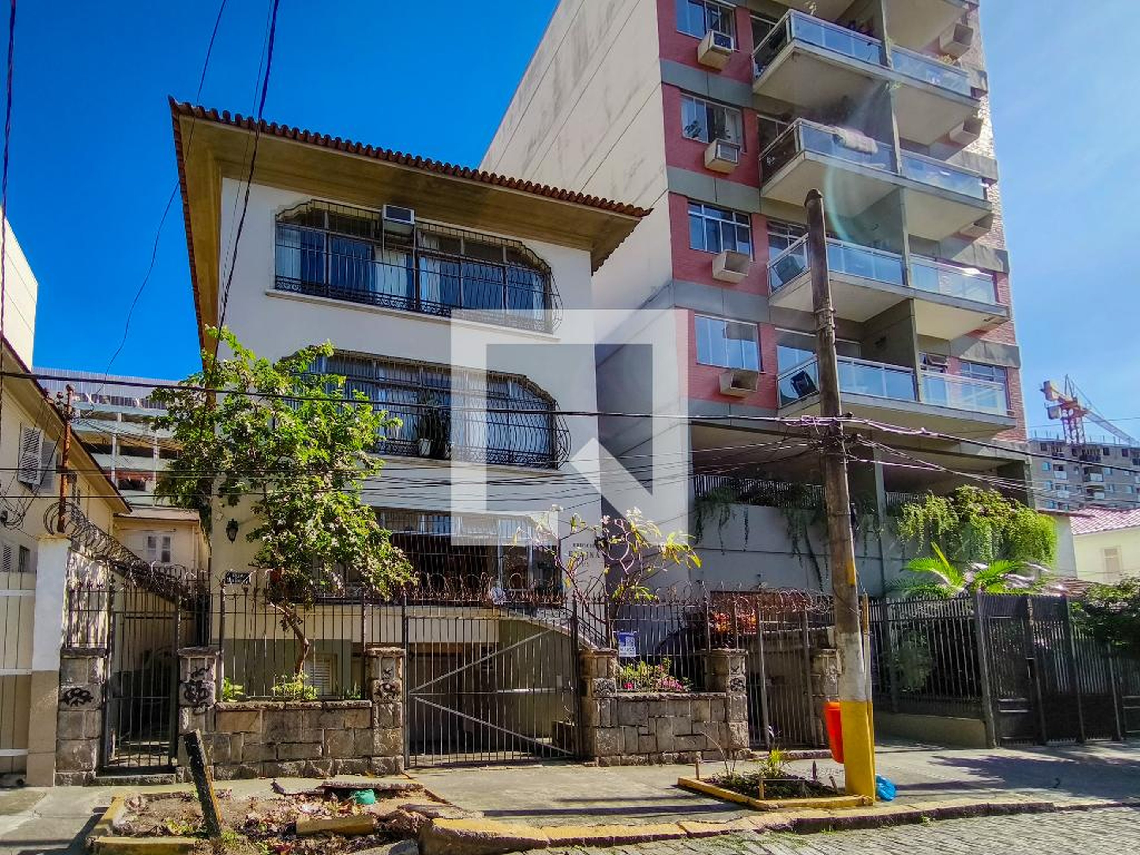 Fachada do Prédio Condomínio em Rua Paula Frassinetti, 188