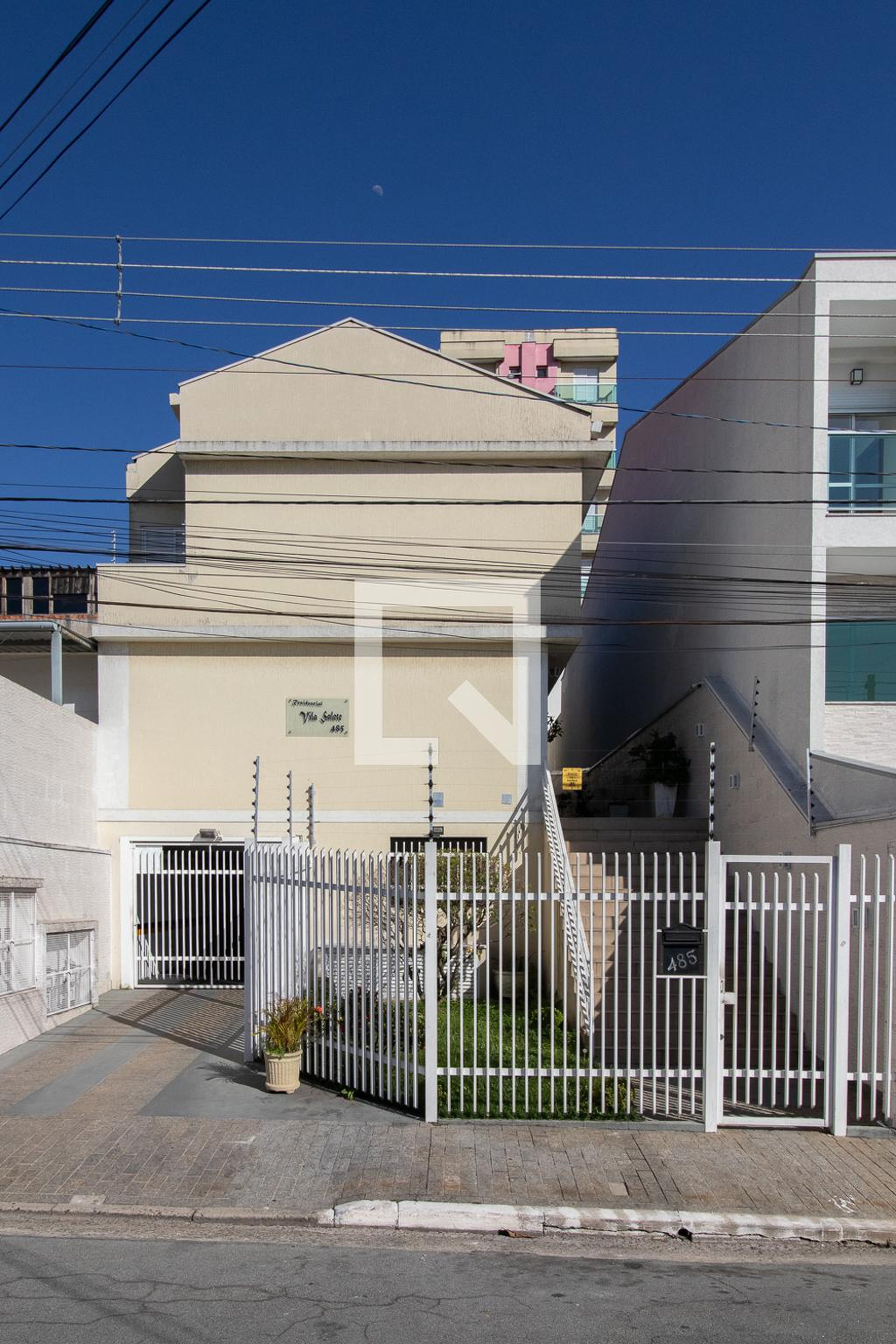 Fachada Condomínio em Rua Dois de Janeiro, 485
