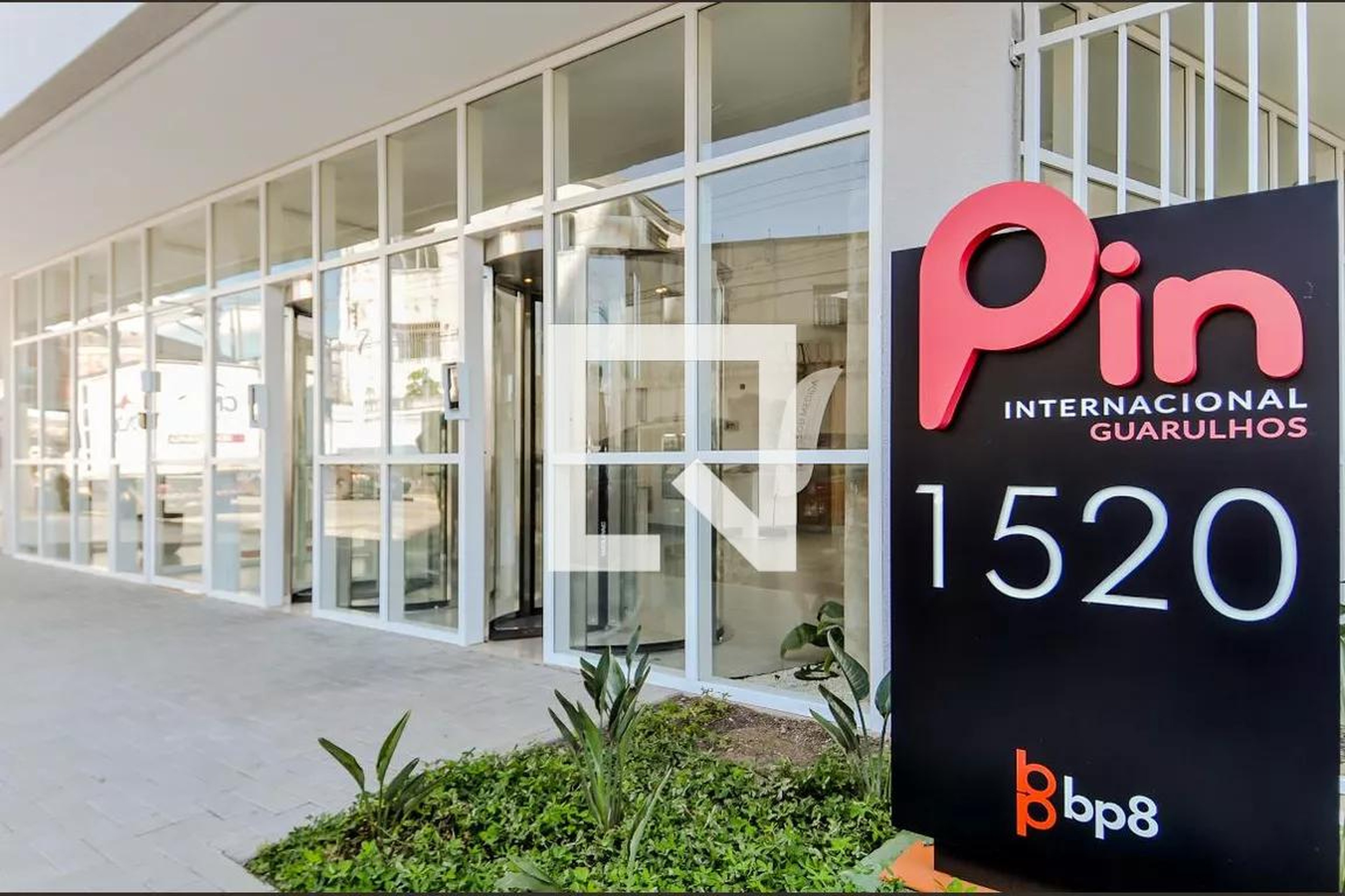 Fachada Condomínio em Avenida Rotary, 1520