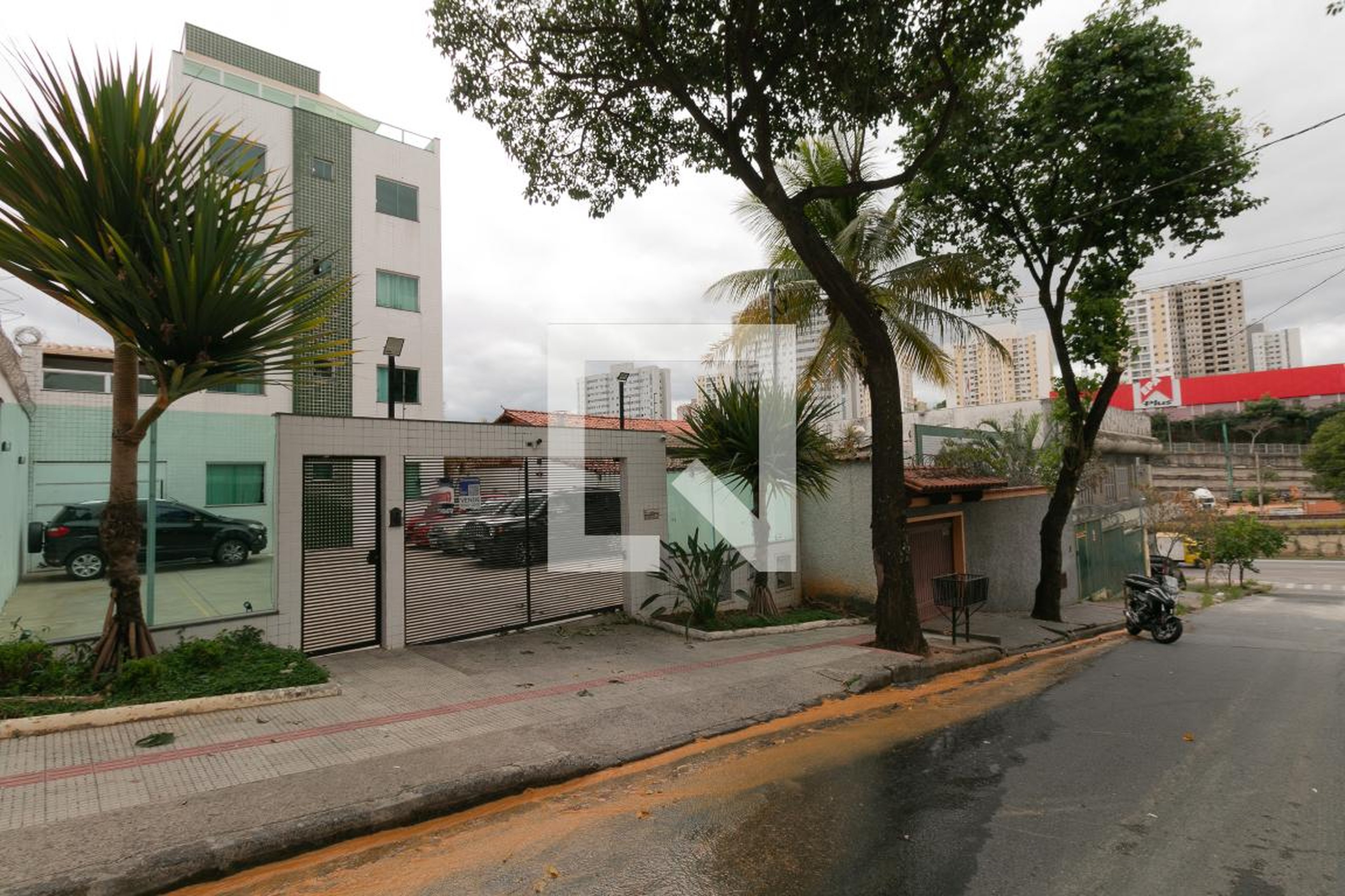 Fachada Condomínio em Rua Oliveira Lima, 99