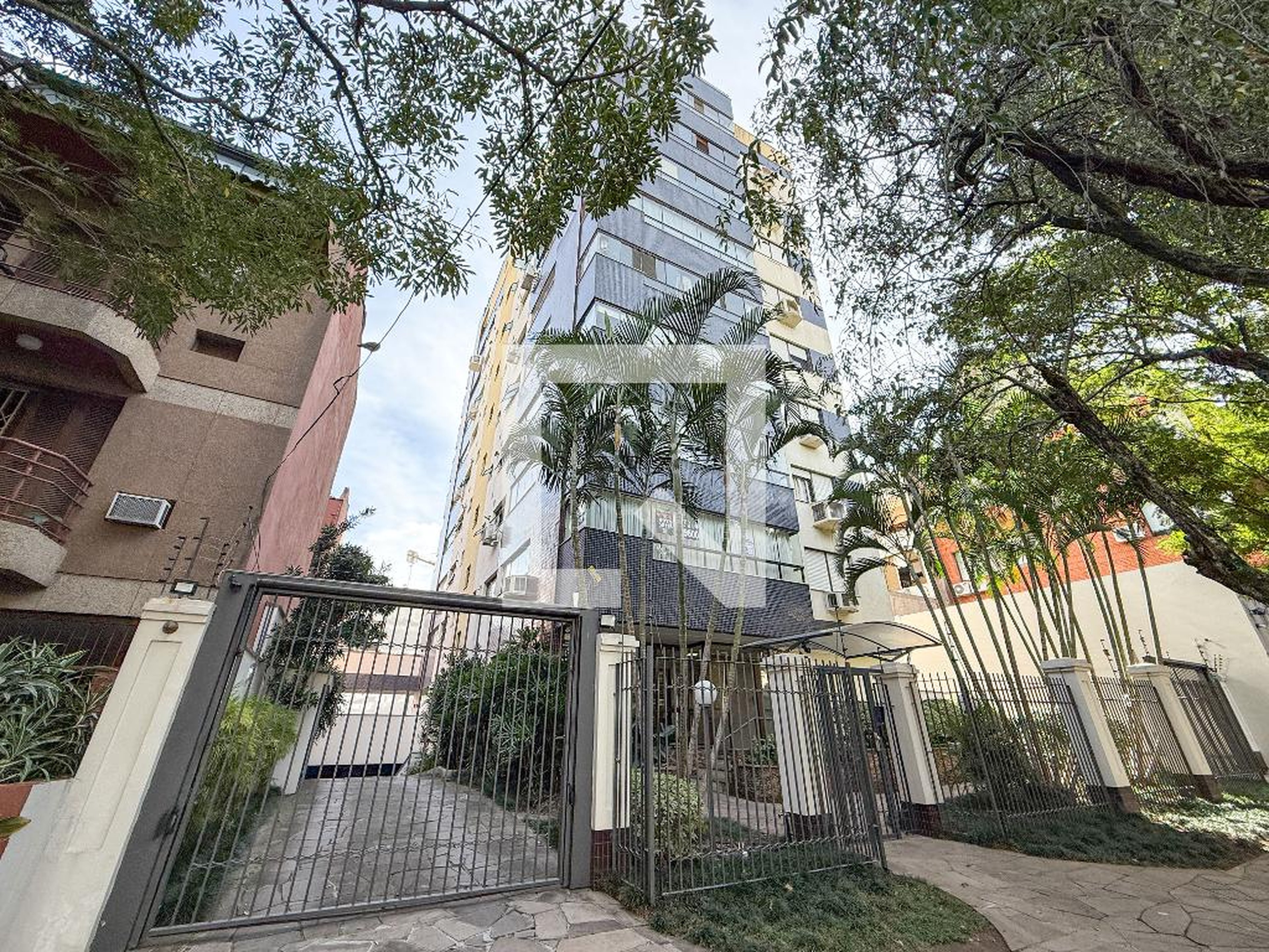 Fachada Condomínio em Avenida Lavras, 654