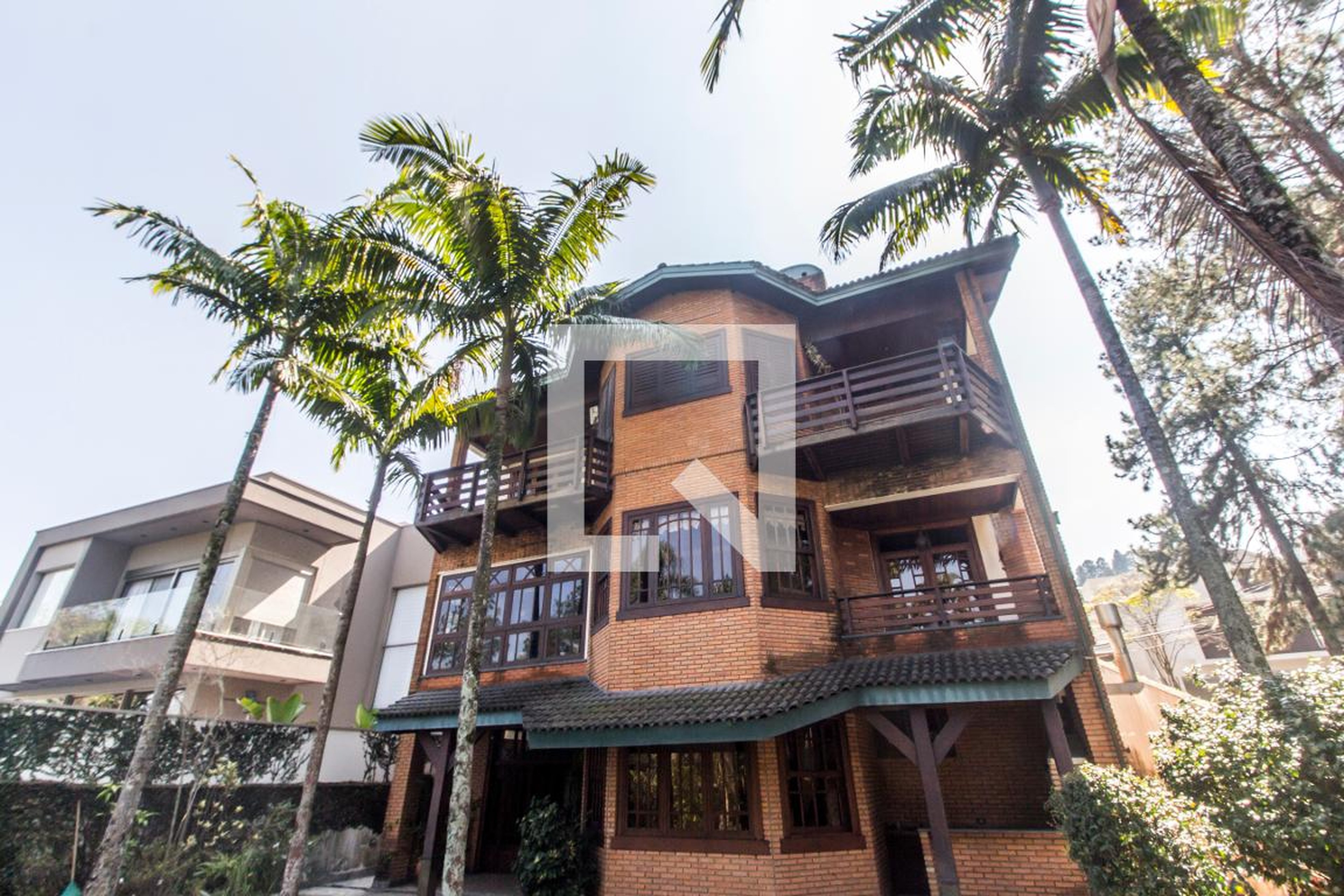 Fachada Condomínio em Alameda Tupiniquins, 123