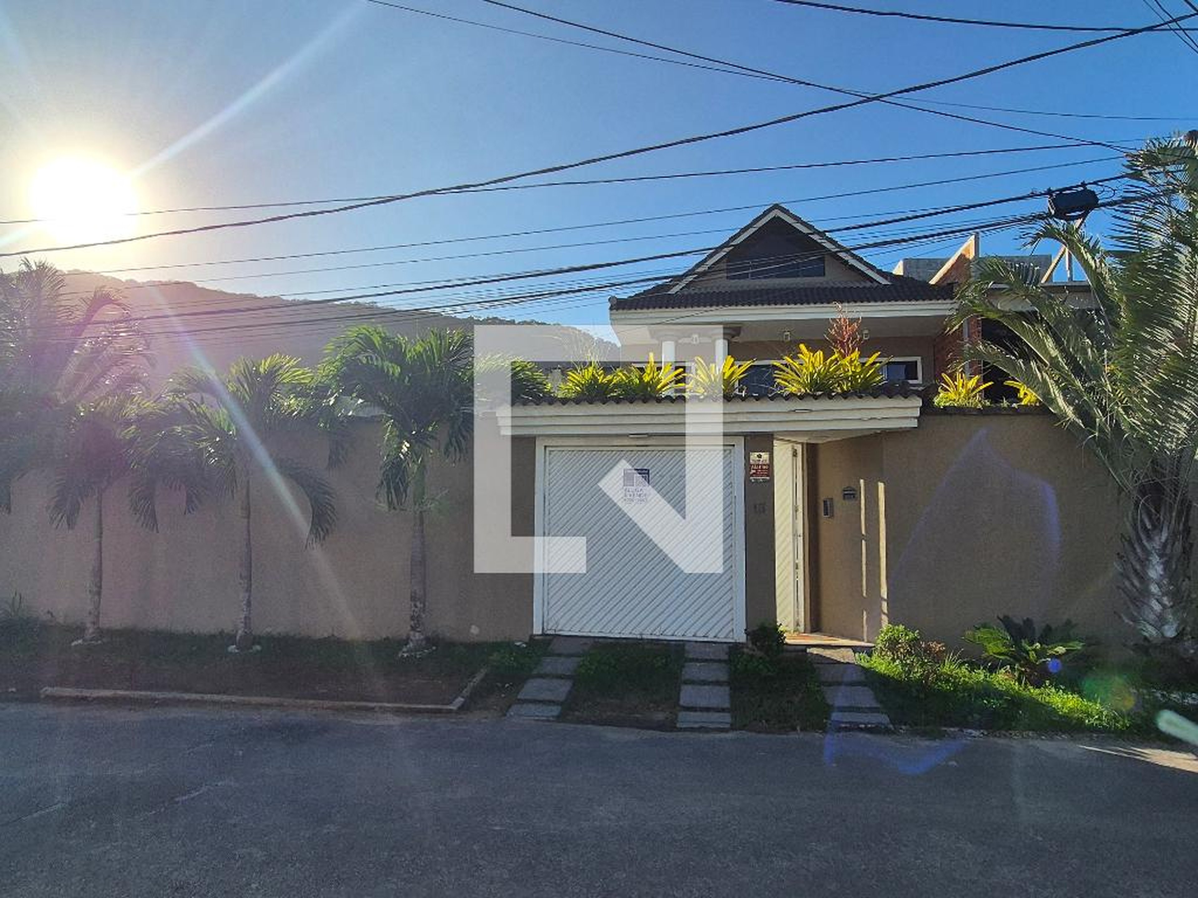 Fachada Condomínio em Rua Professor Santos Moreira, 12