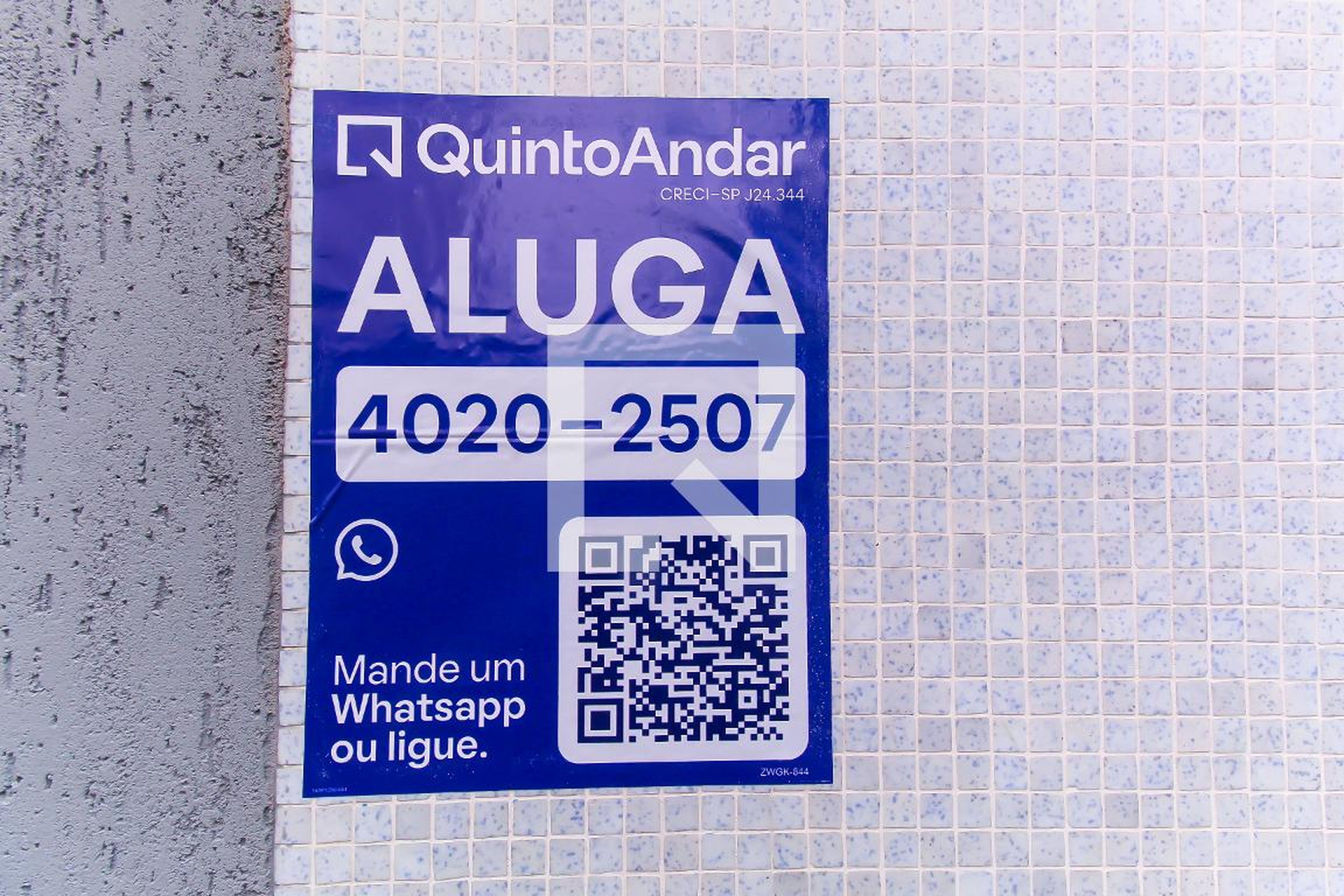 Fachada Condomínio em Rua Carneiro Leão, 756