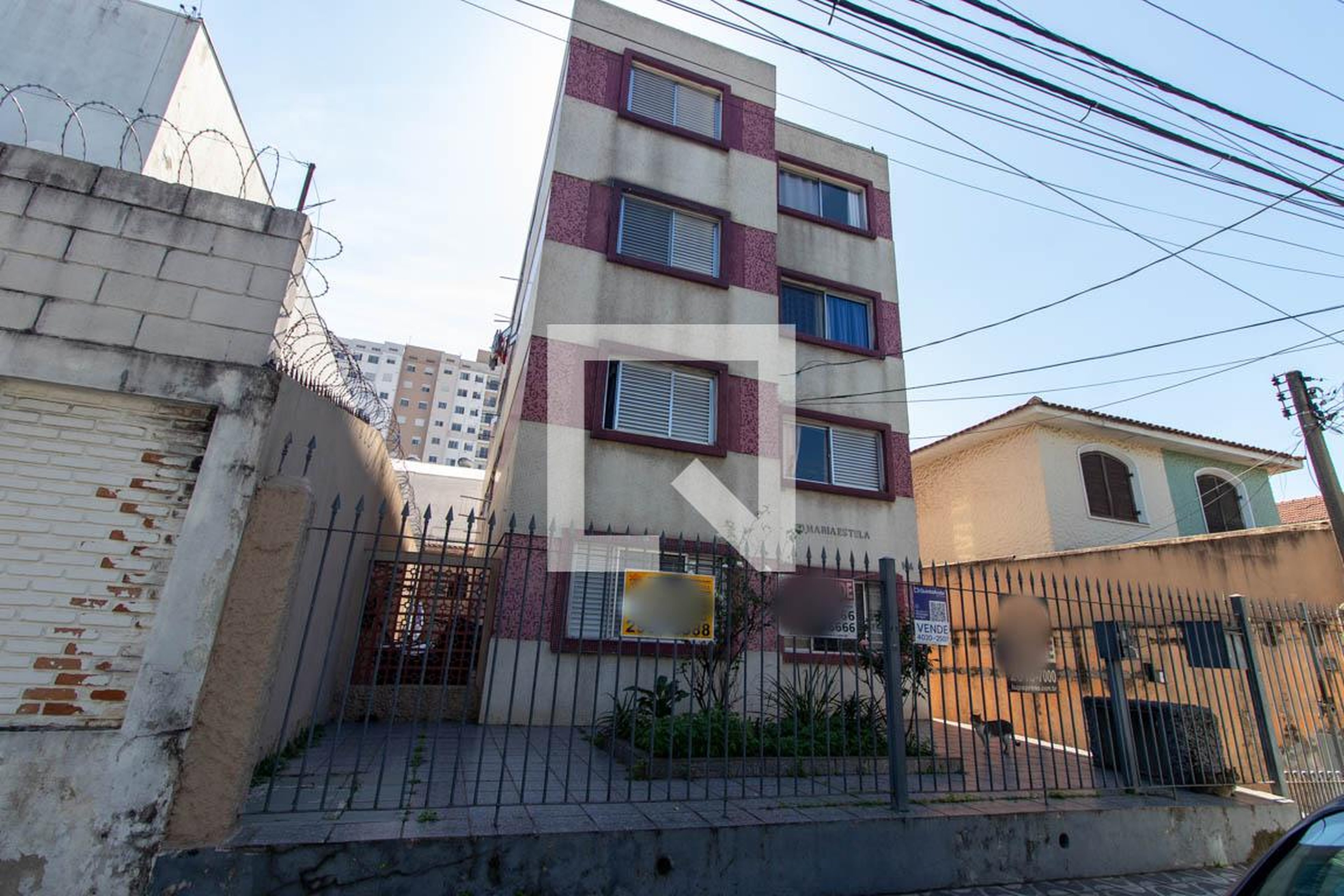 Fachada Condomínio em Rua Elísio Leal, 114