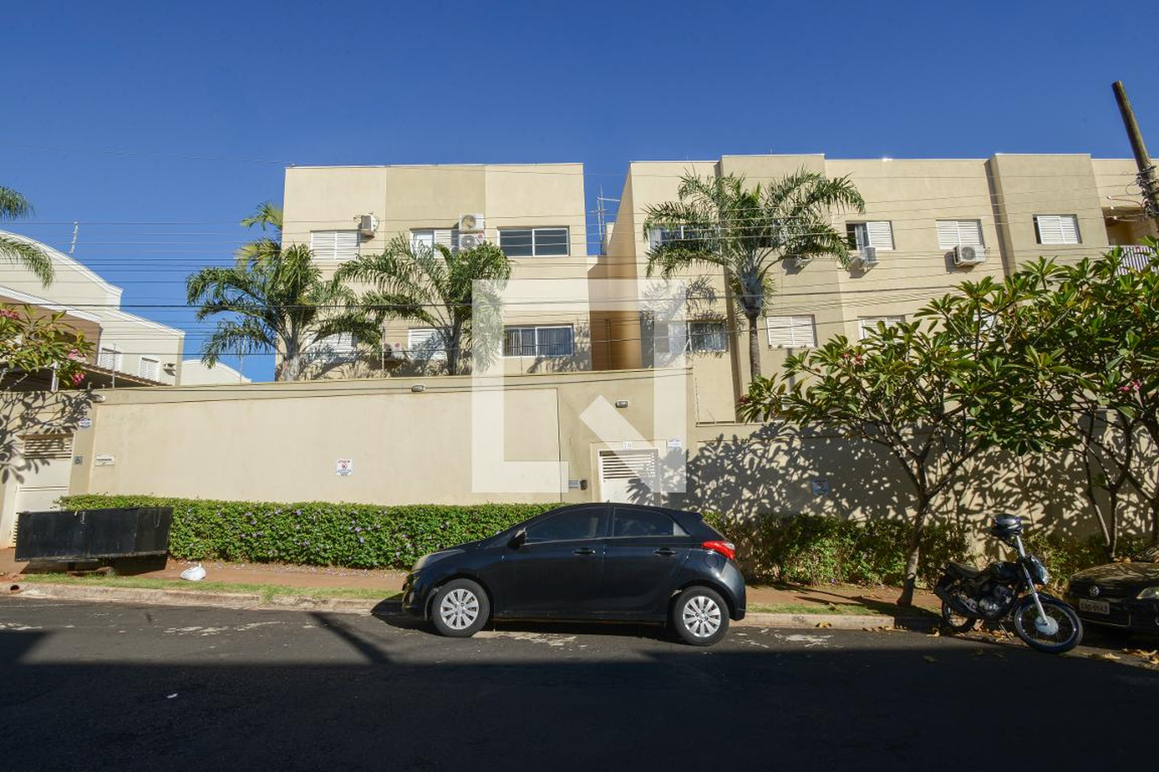 Fachada do Prédio Condomínio em Rua José Benedito César, 70