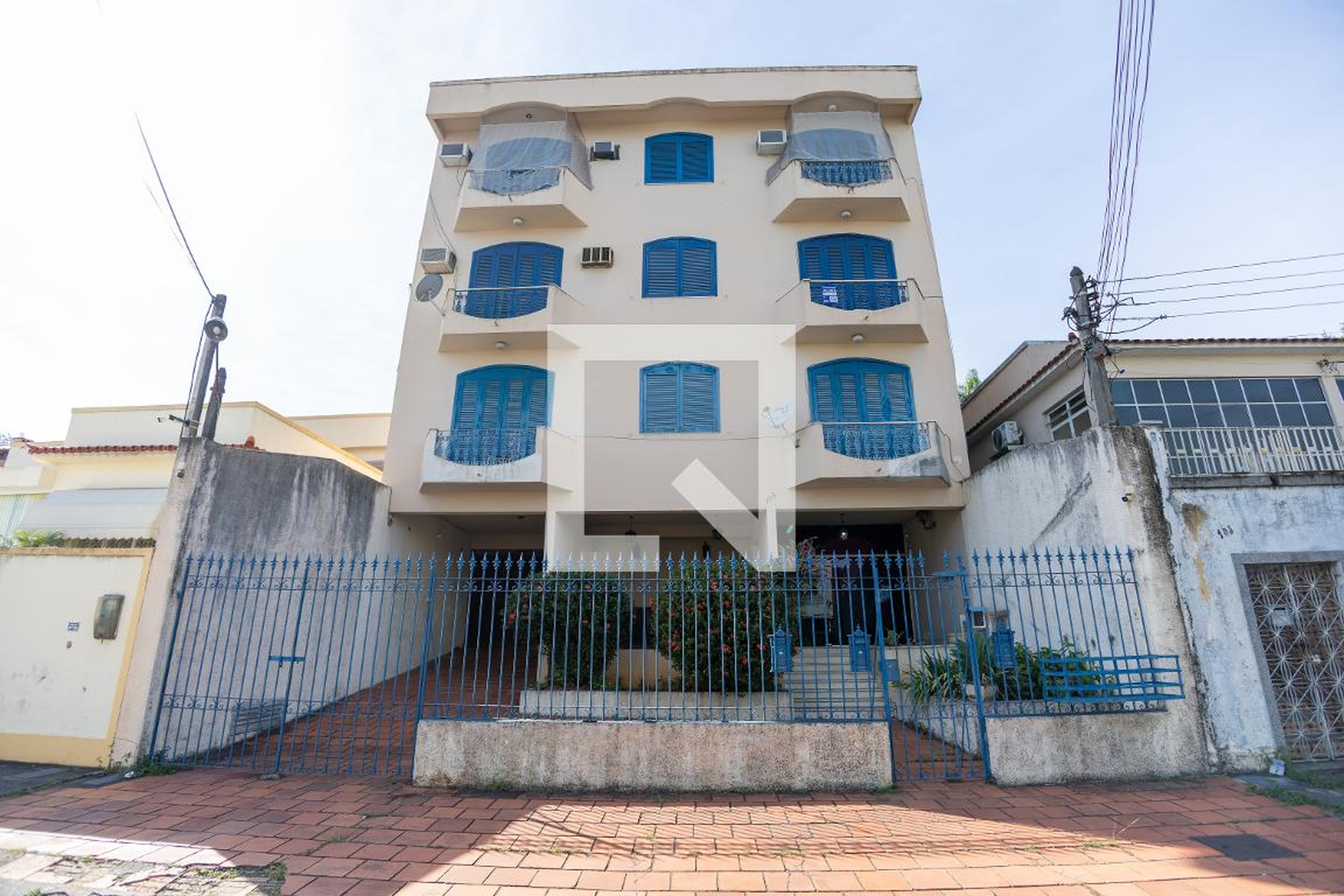 Fachada Condomínio em Rua Santa Ermelinda, 185