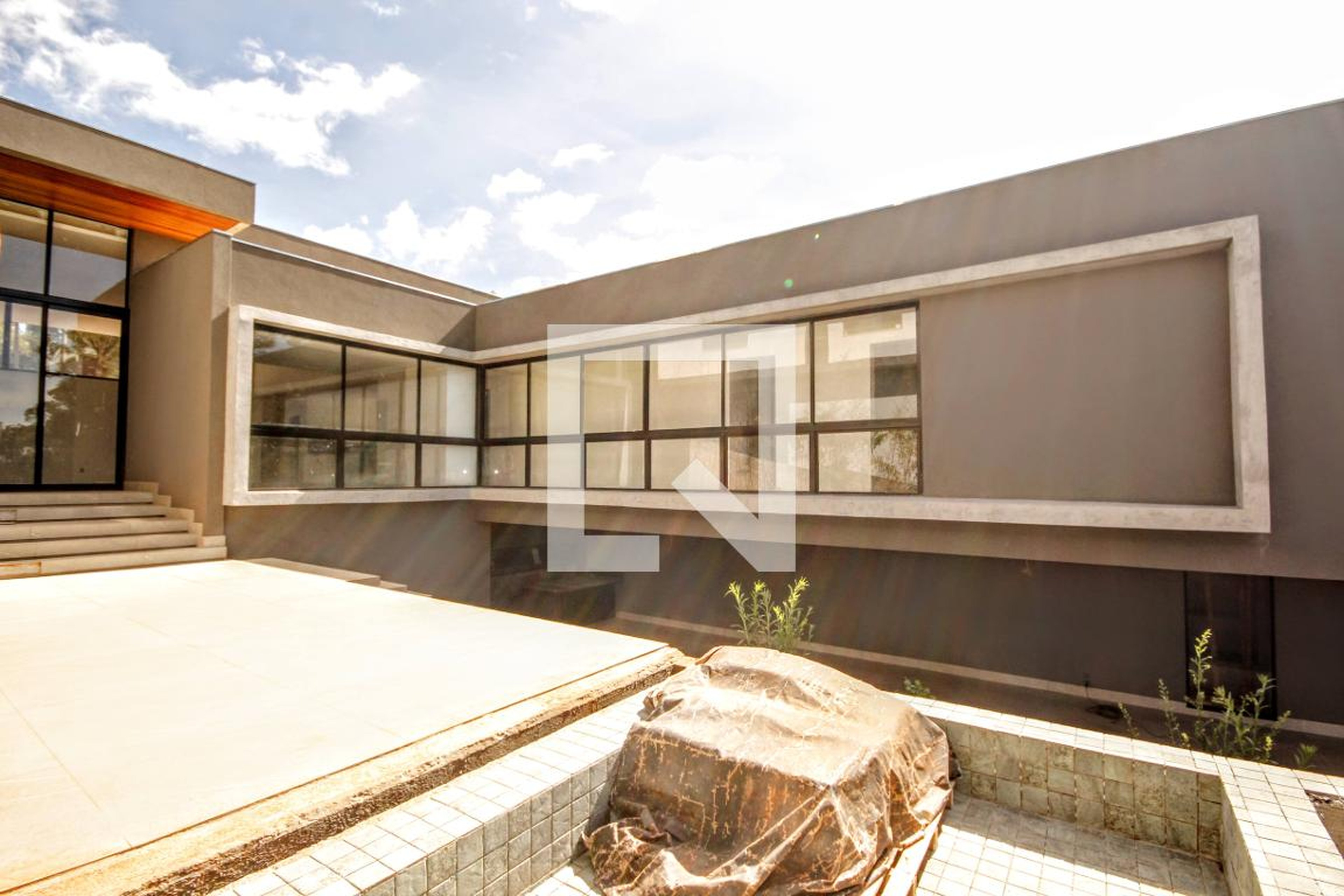 Fachada Condomínio em Rua do Ouro, 45