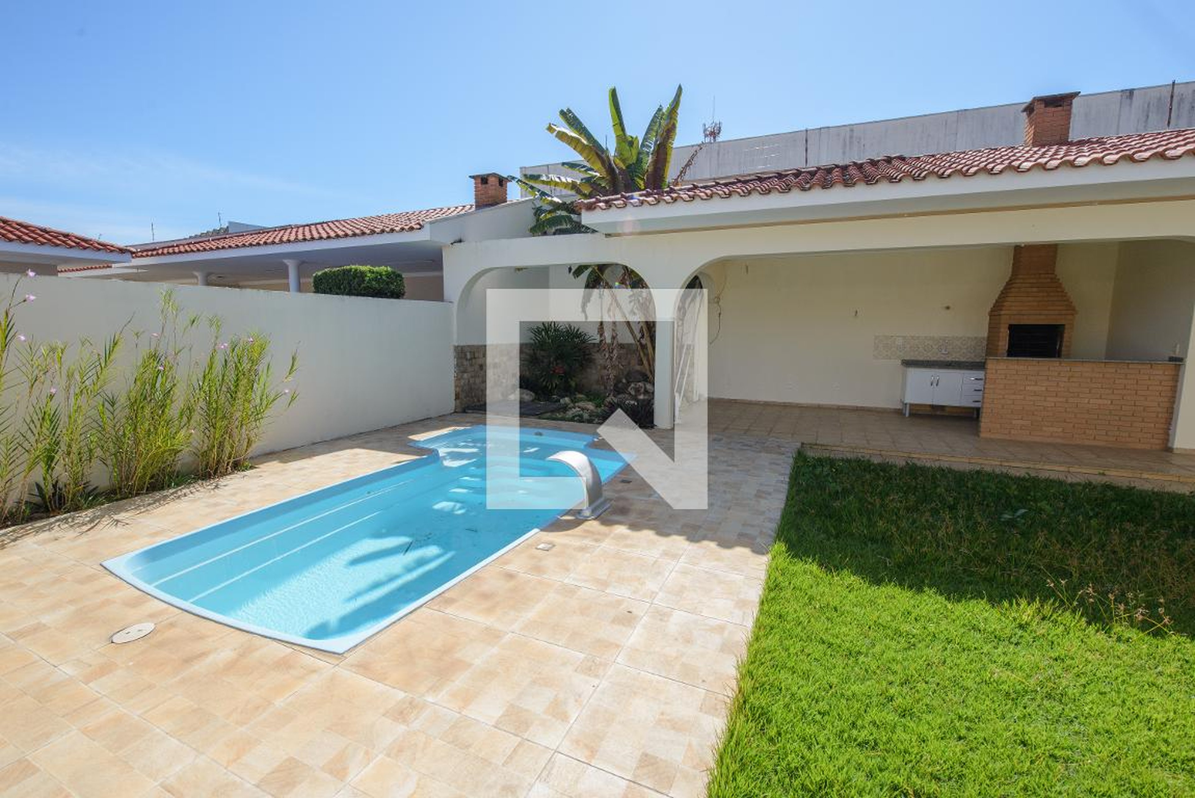 Piscina Condomínio em Rua Dijon, 375