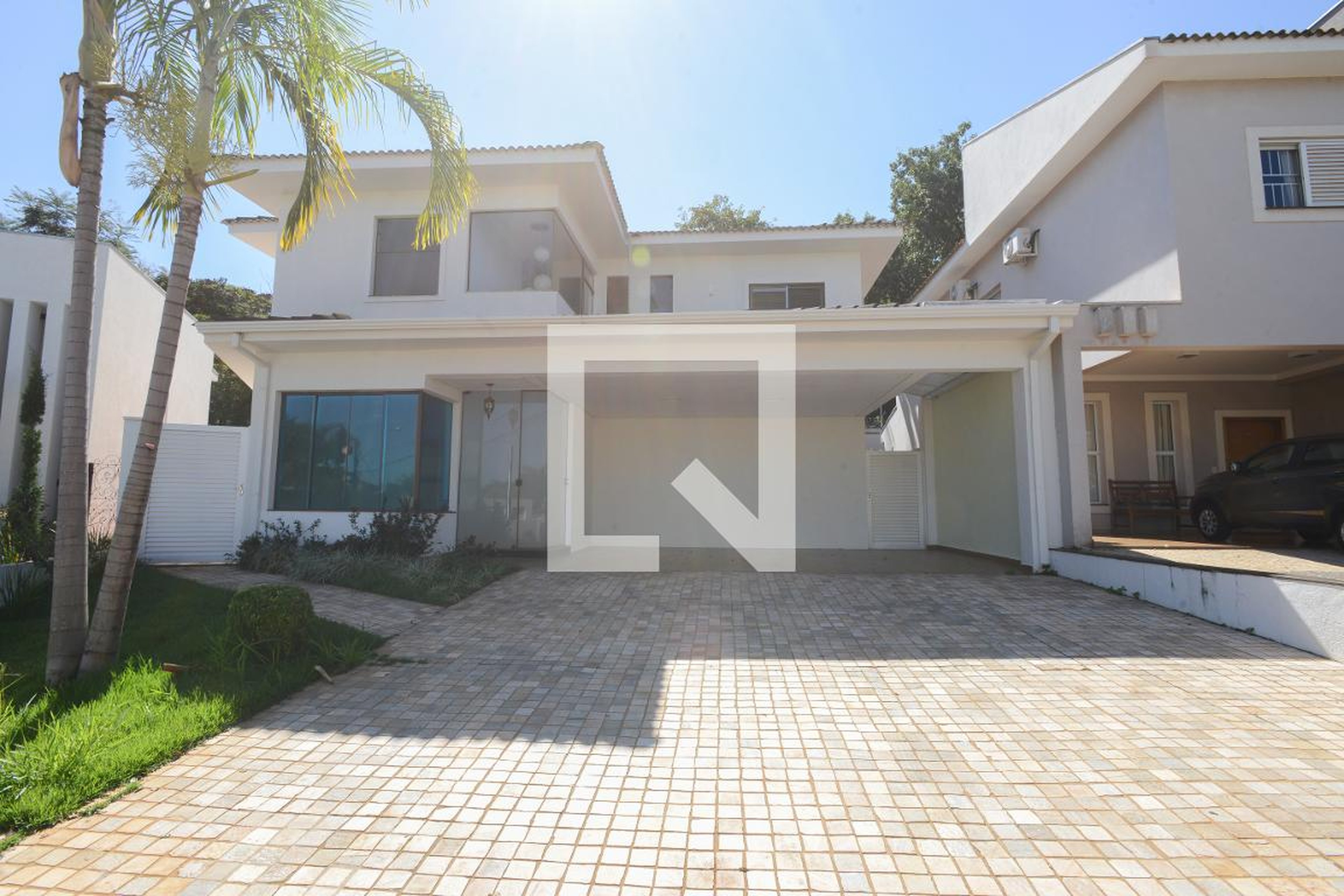 Fachada Condomínio em Rua Alfredo Biagioni, 110