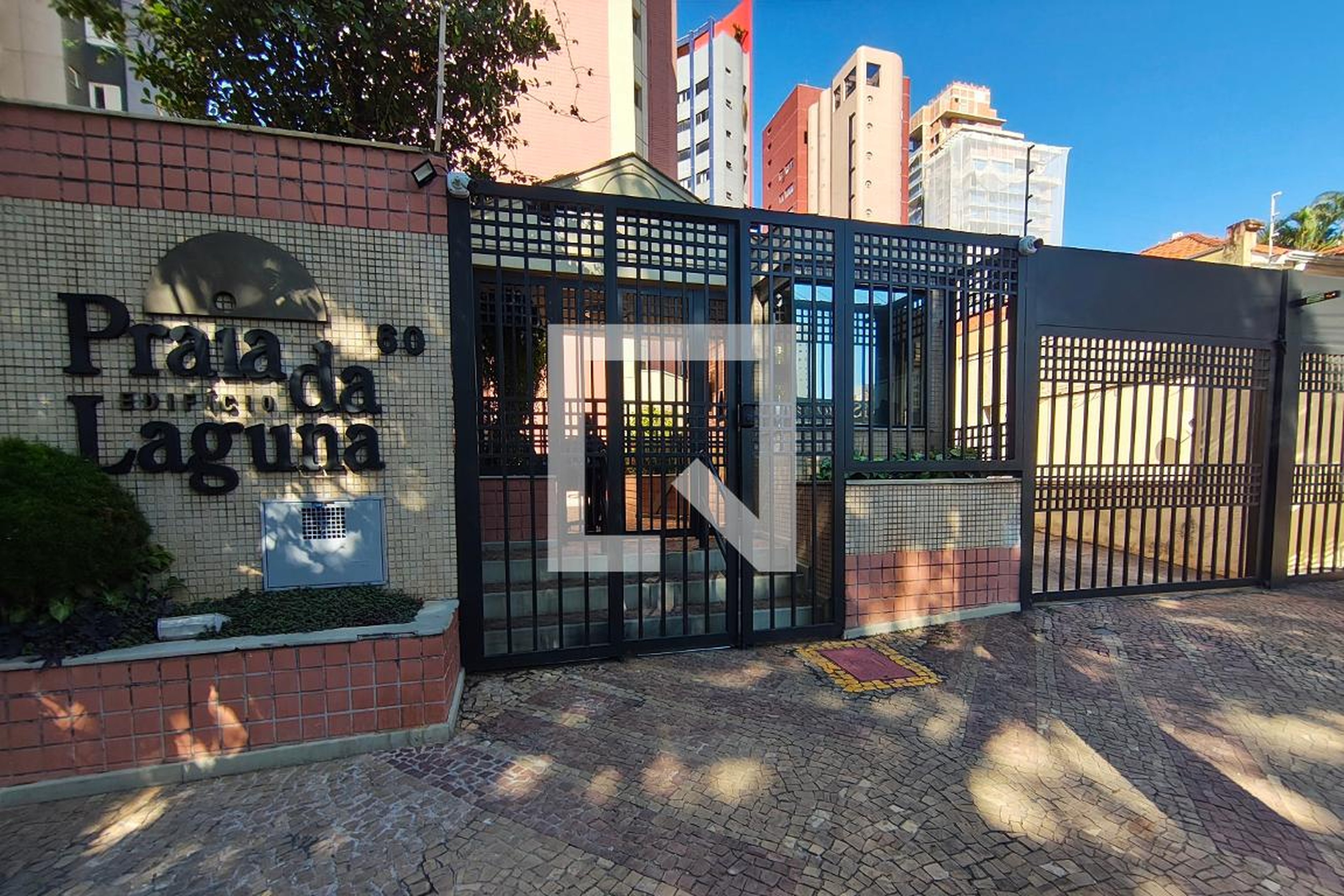 Fachada do Condomínio Condomínio Praia da Laguna