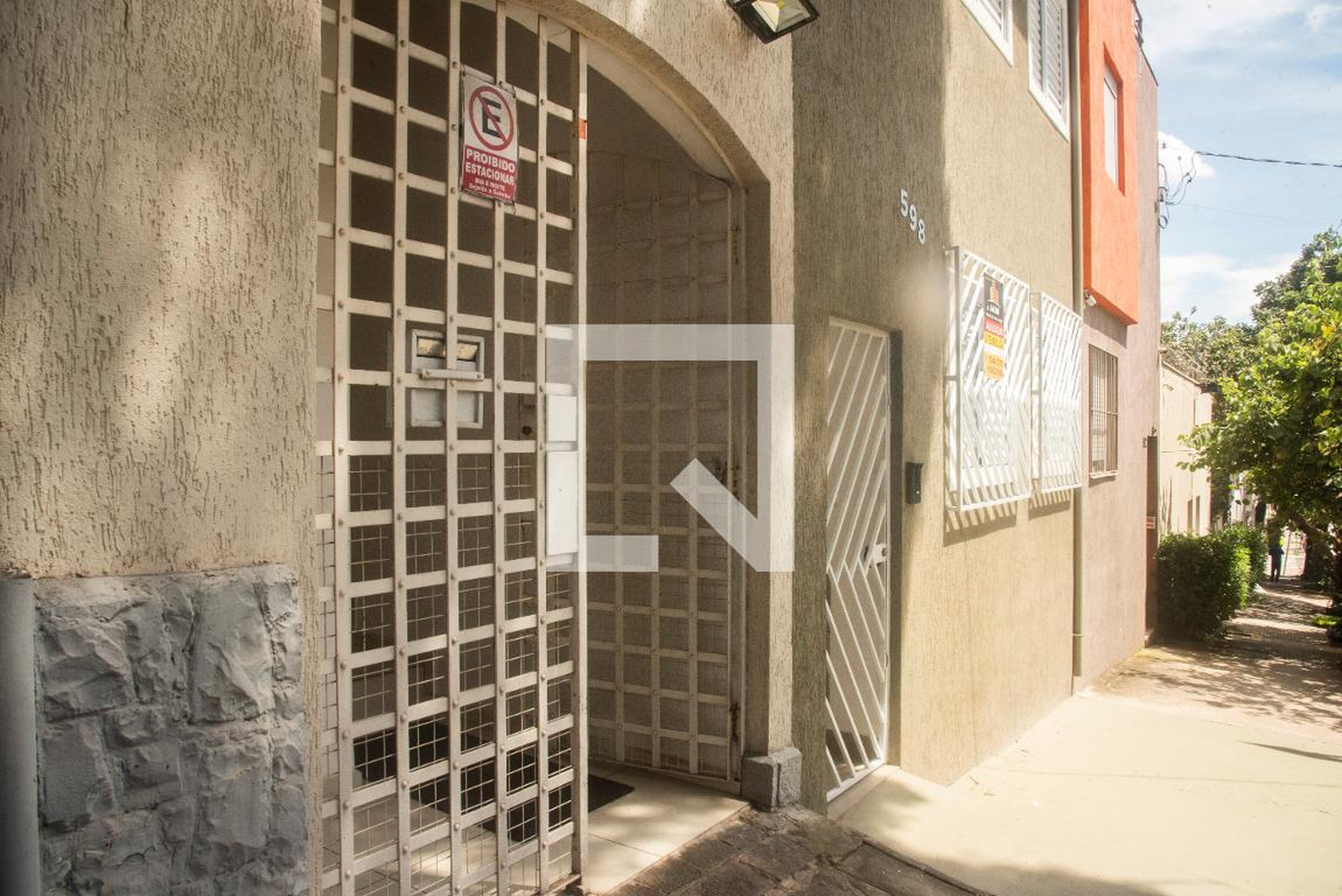 Fachada Condomínio em Rua dos Otonis, 600