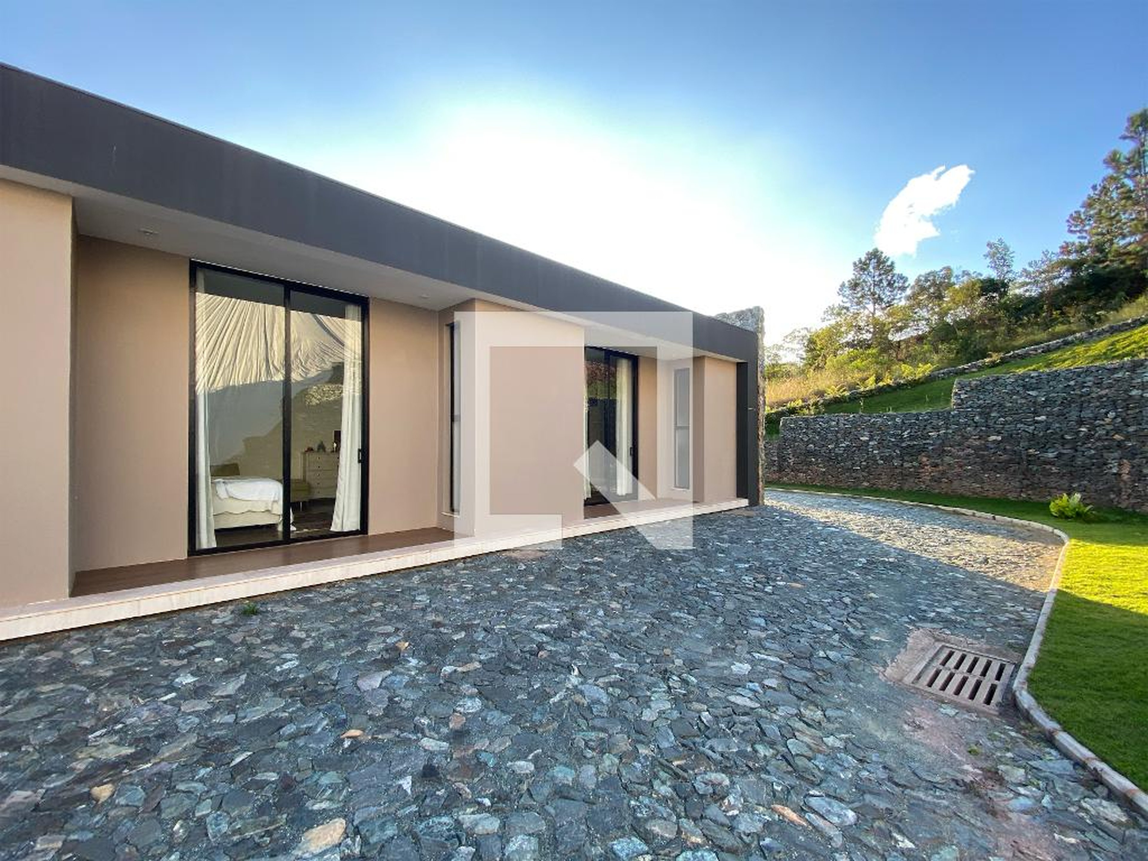 Fachada Condomínio em Estrada Ouro, 126