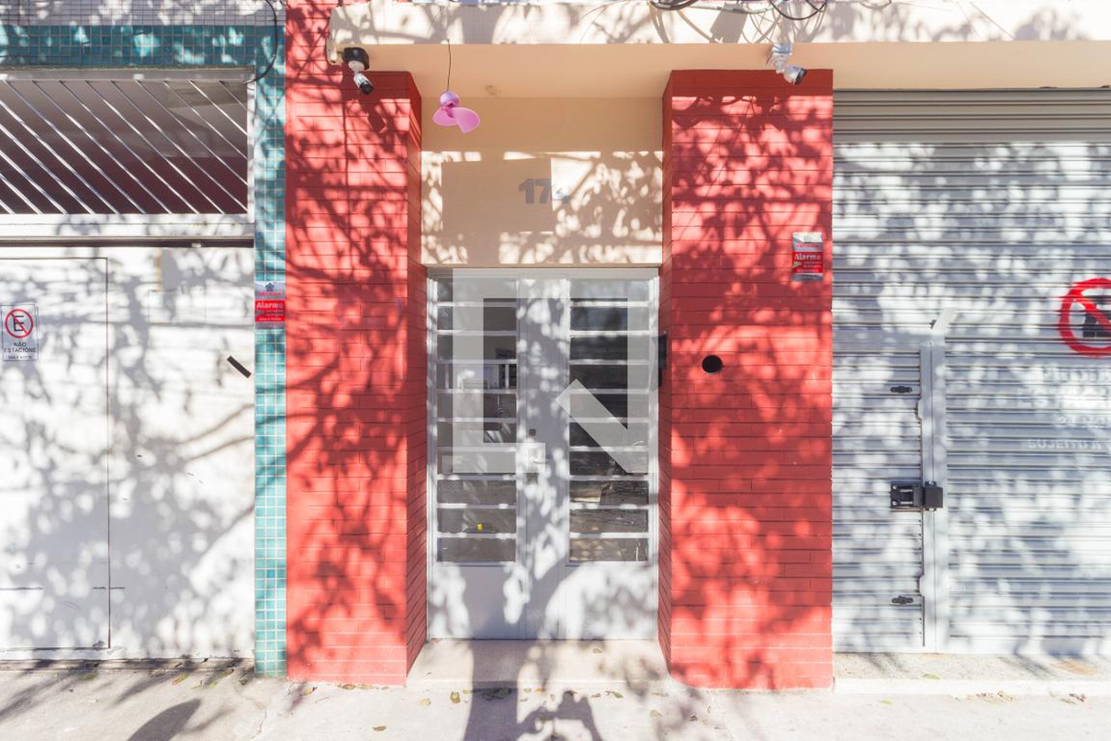 Fachada Condomínio em Rua Major Otaviano, 174